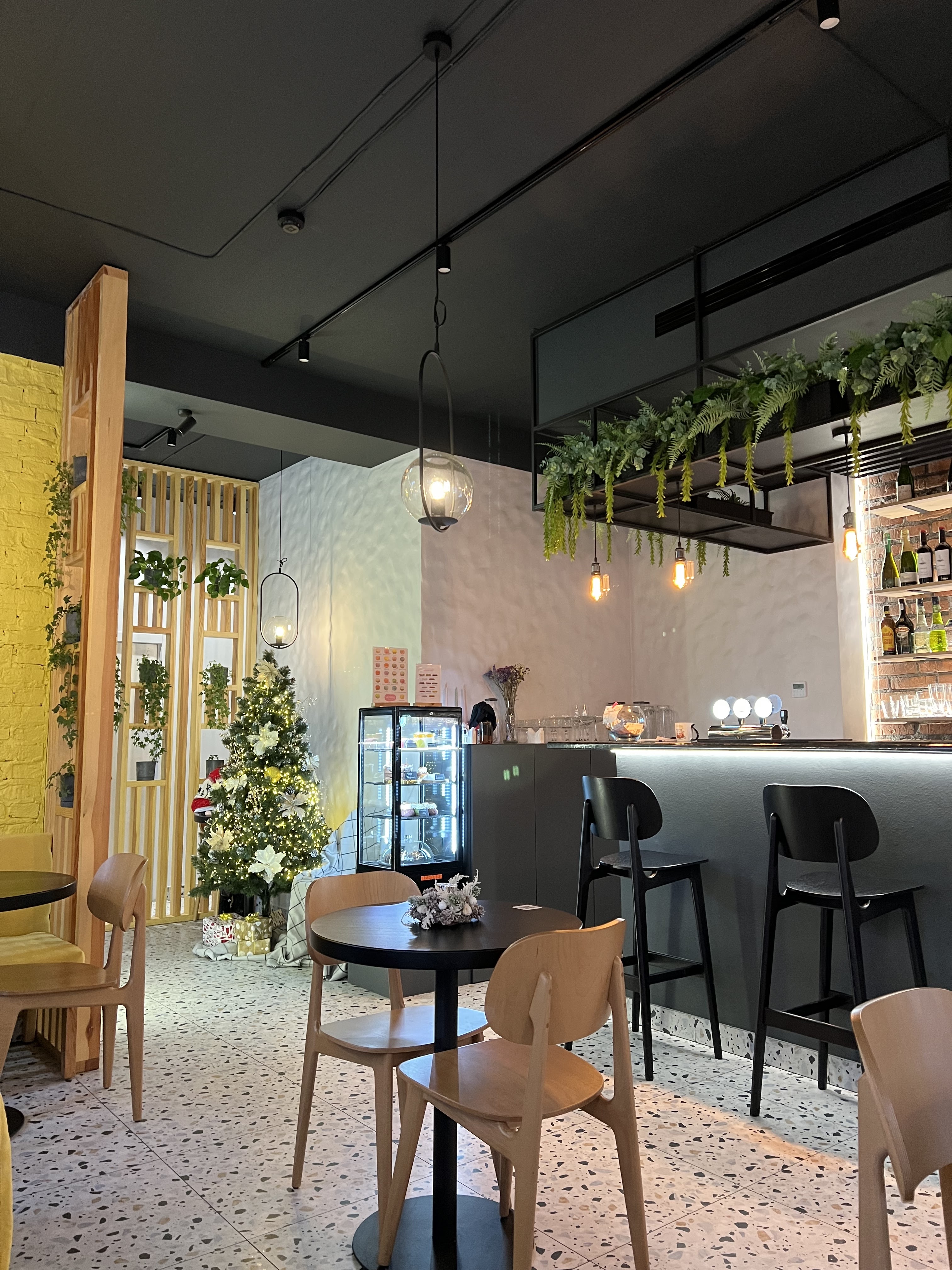 YellowBlueBus image 1