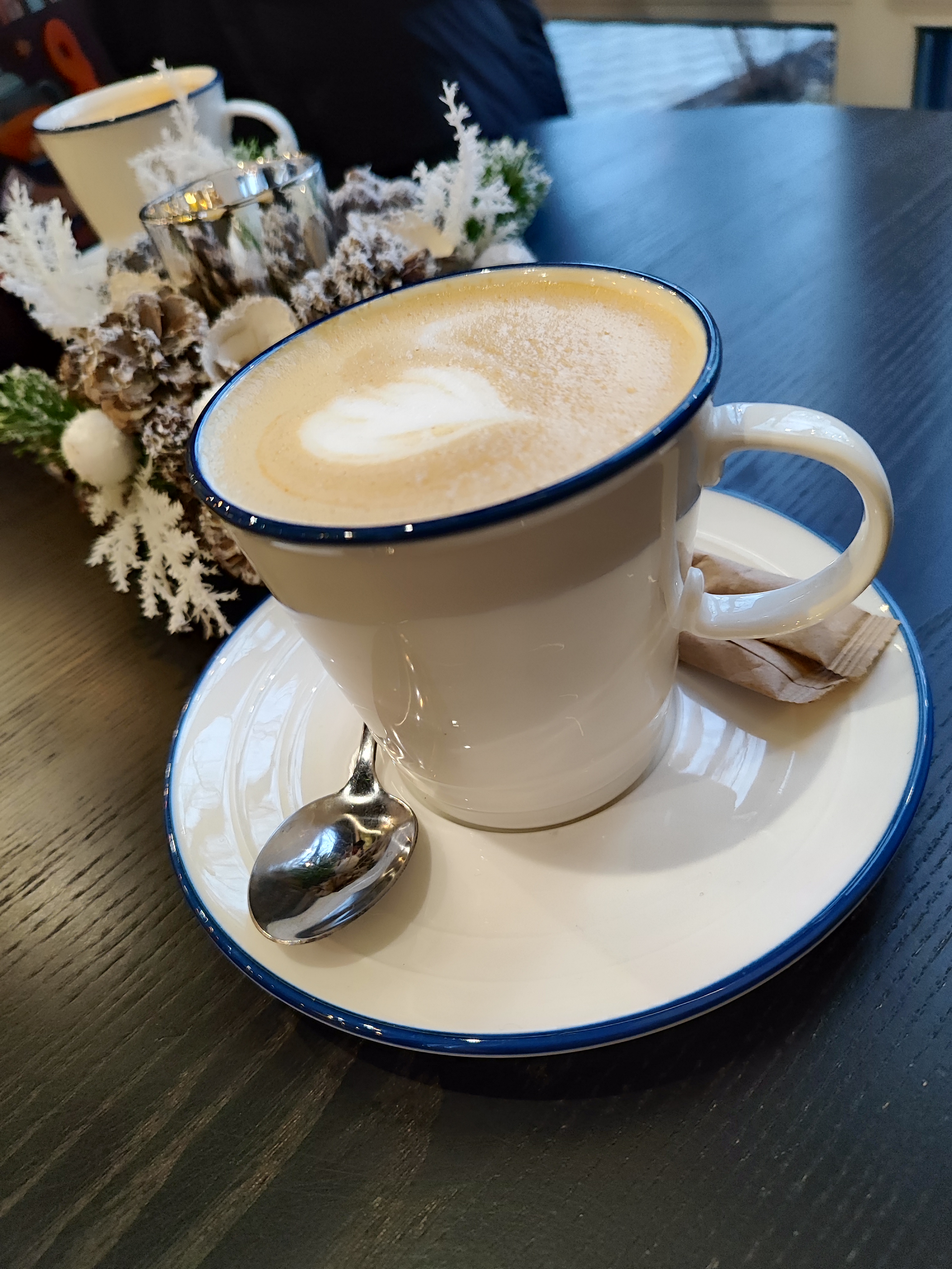 YellowBlueBus image 10