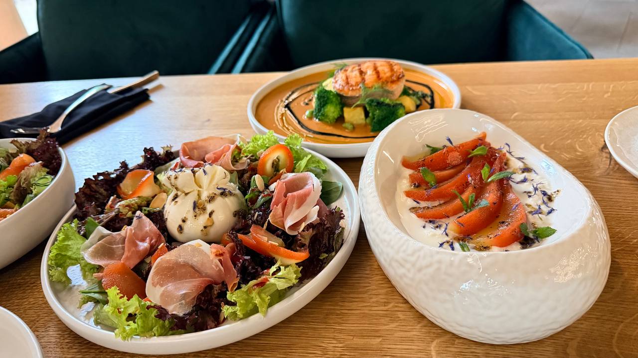 Art Gallery/Restaurant GALLERIST image 3