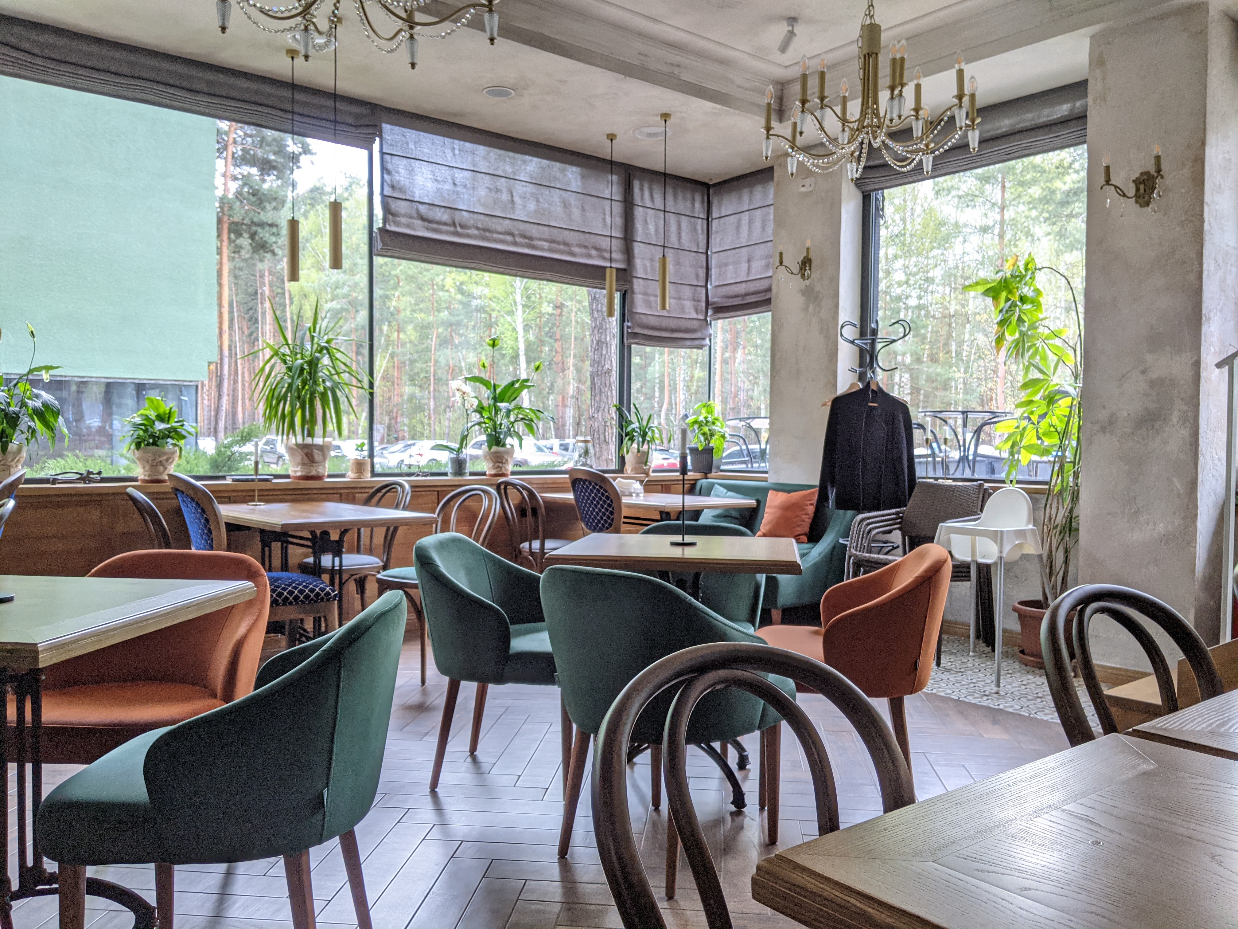 Lampara, Family & Friends cafe image 1