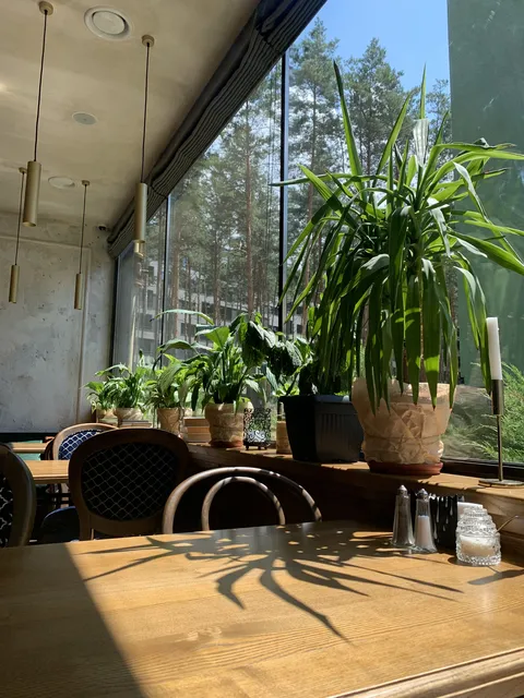 Lampara, Family & Friends cafe image 7