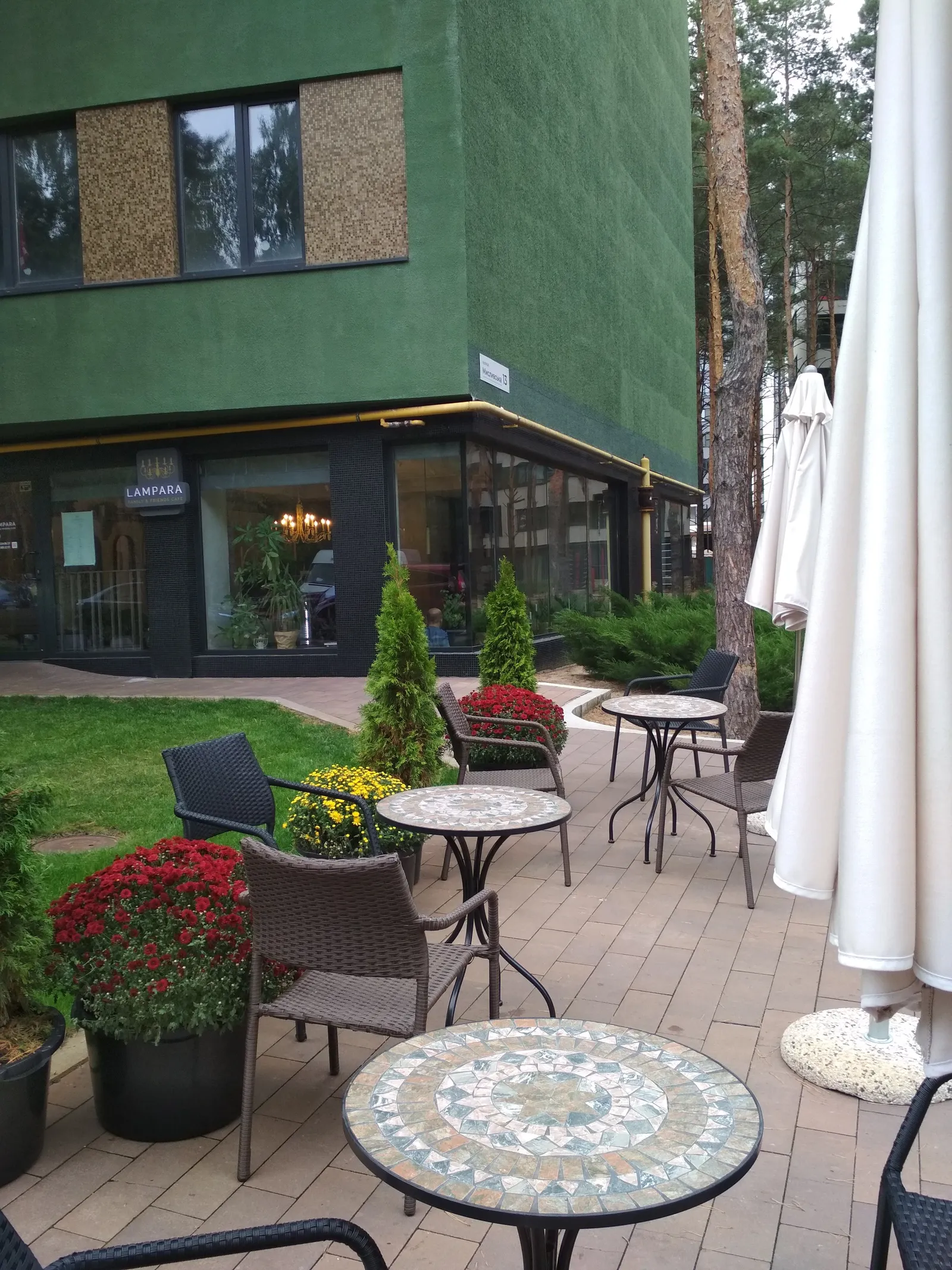 Lampara, Family & Friends cafe image 9