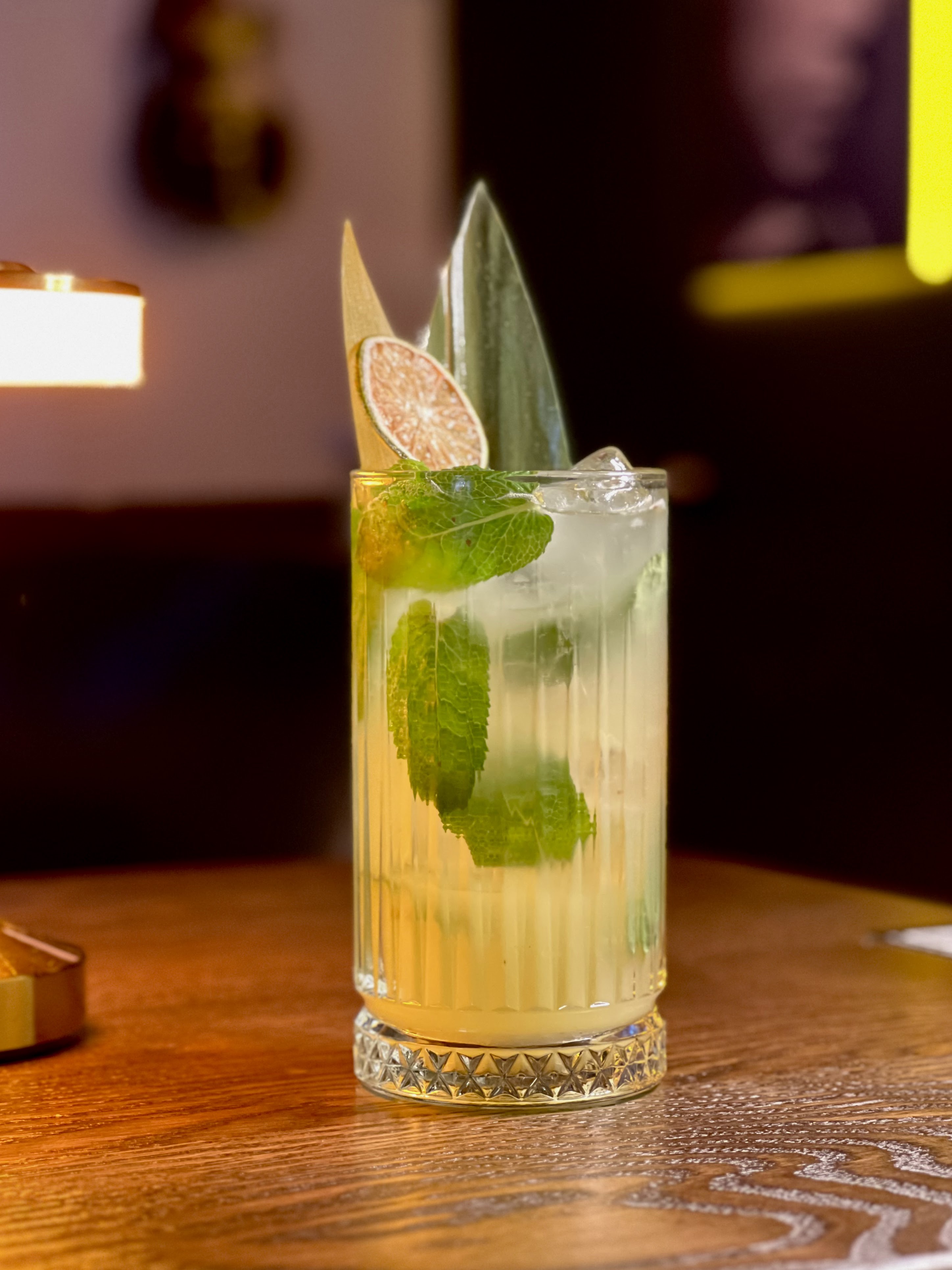 BROTHERS BAR image 2