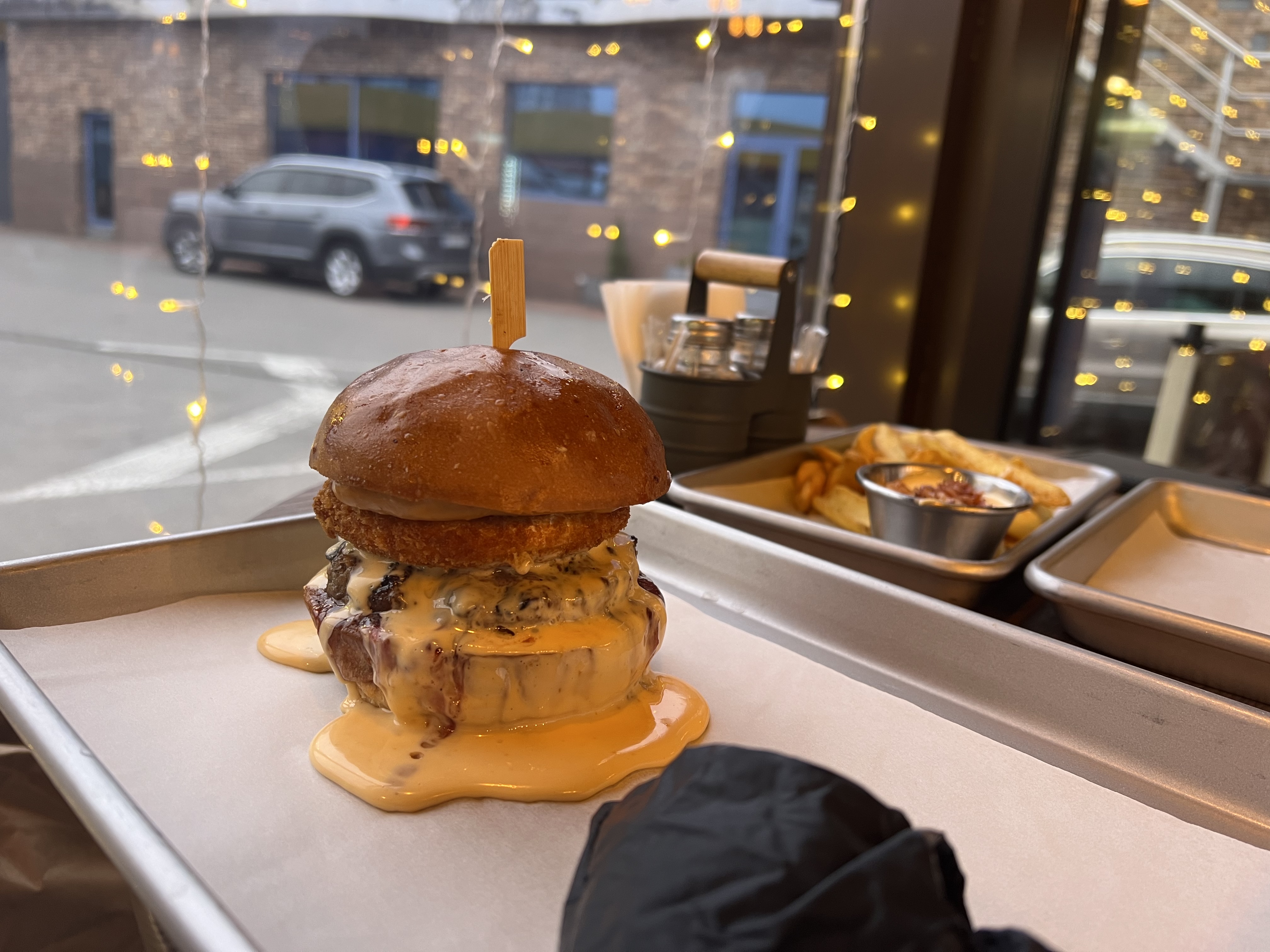 BURGER 66 image 5