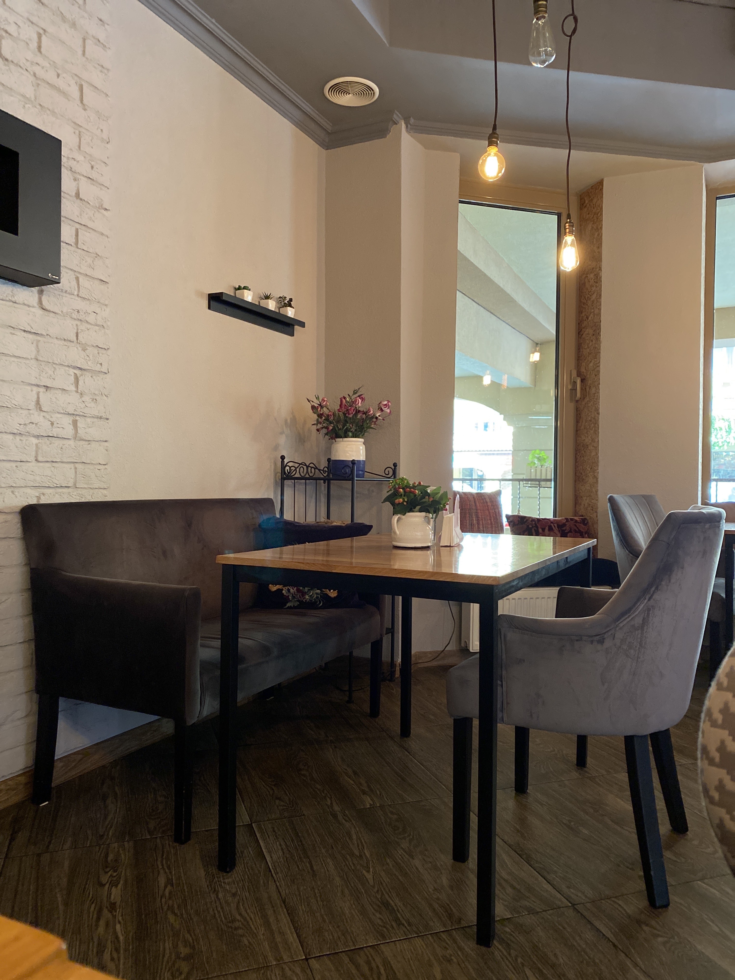 Гастро бар Сусіди image 5