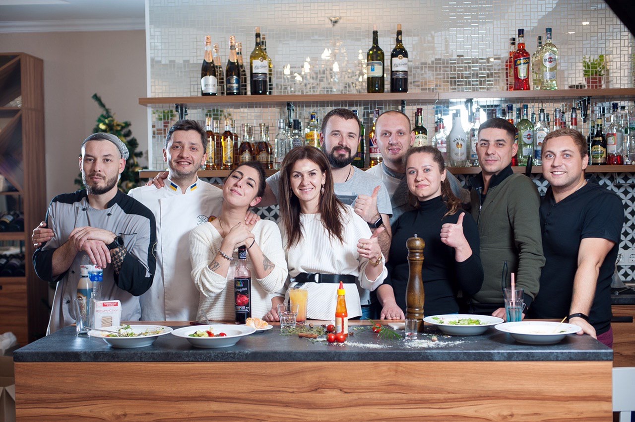 Vsi Svoi family cafe image 1