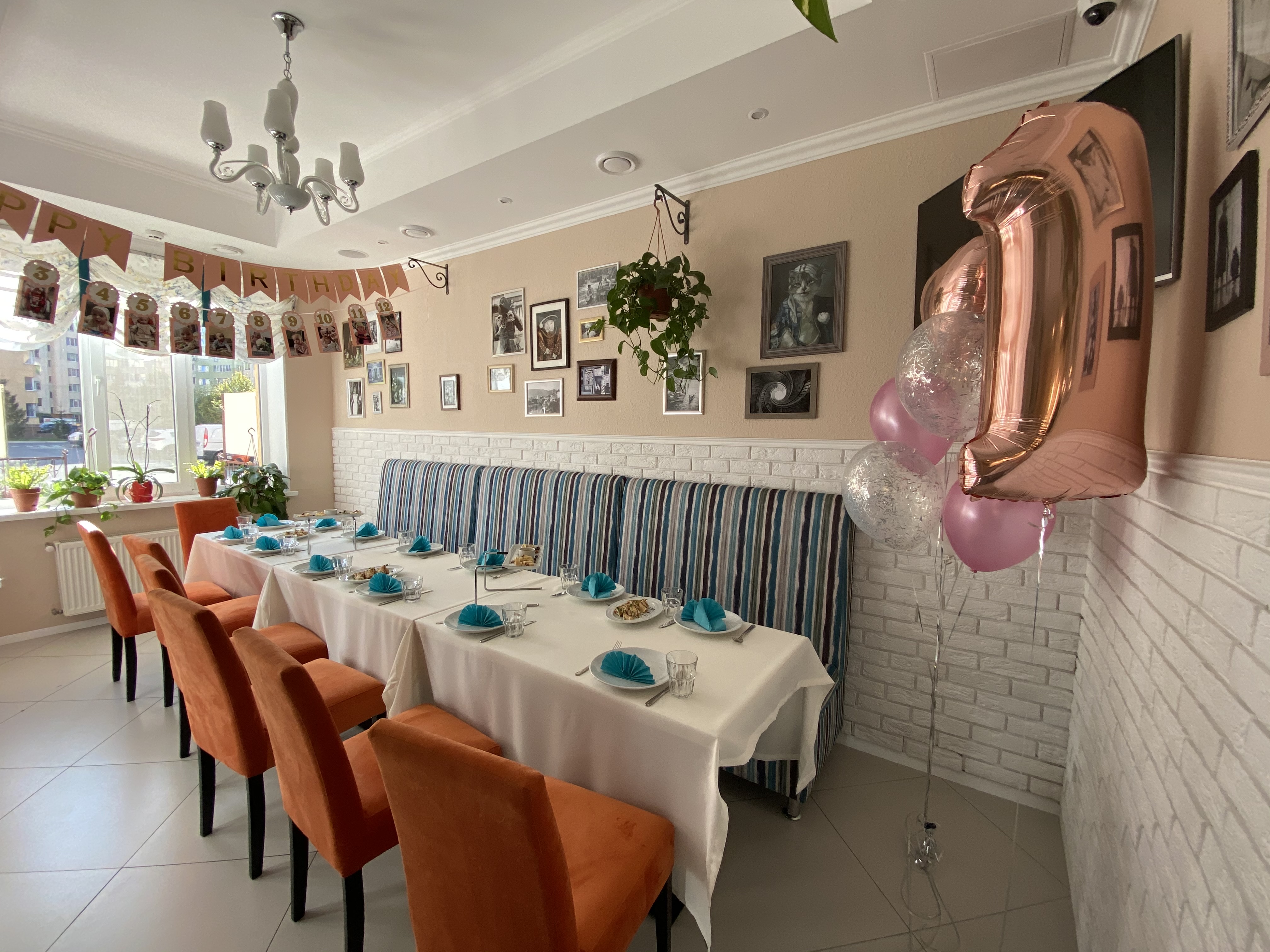 Vsi Svoi family cafe image 9