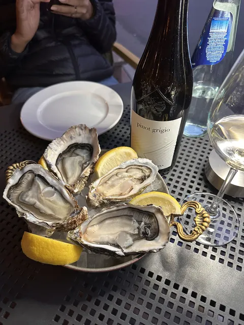 Oysters Wine Bar image 3