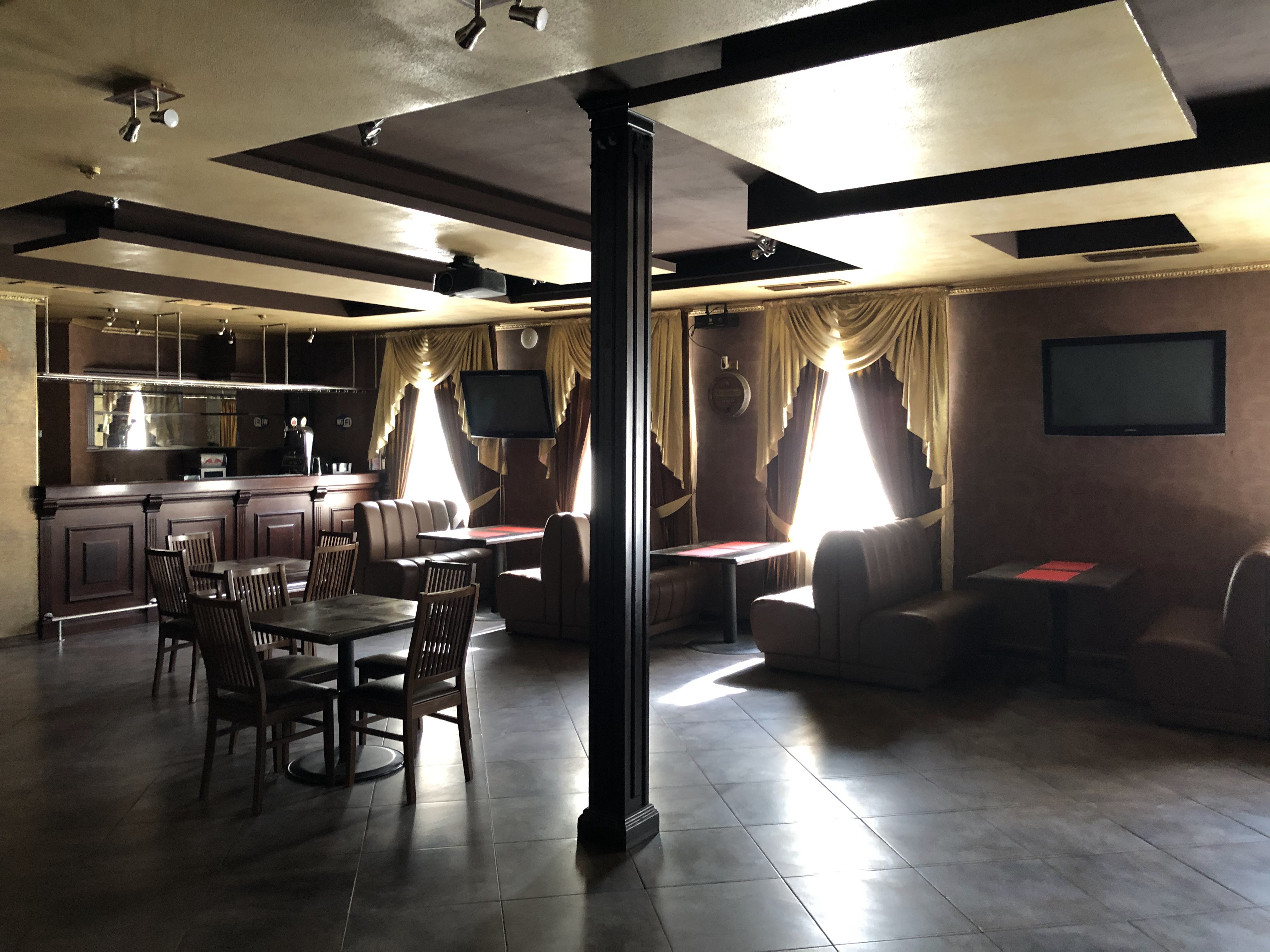 Ресторан-Караоке Б52 image 1