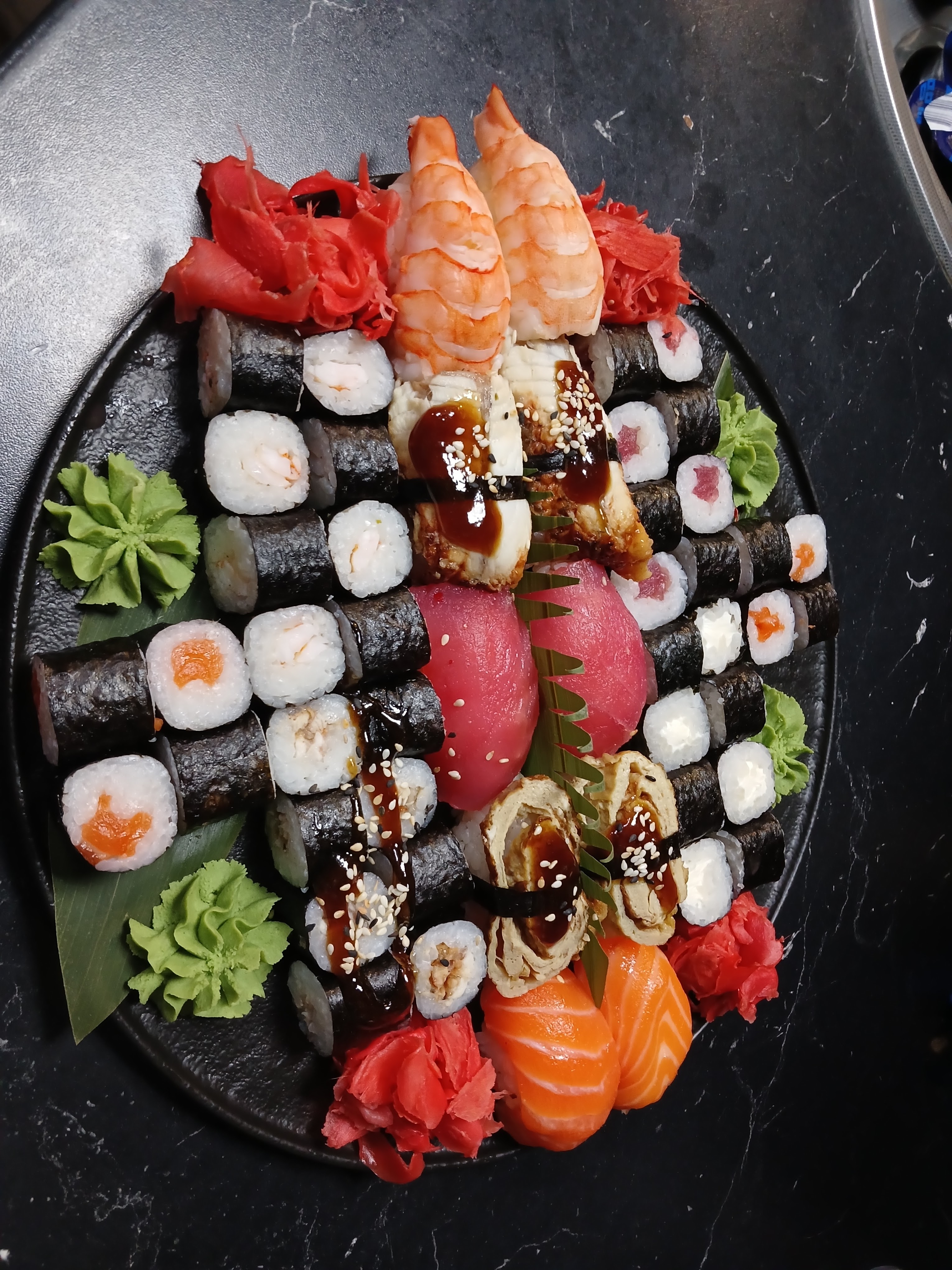 SALMON SUSHI image 4