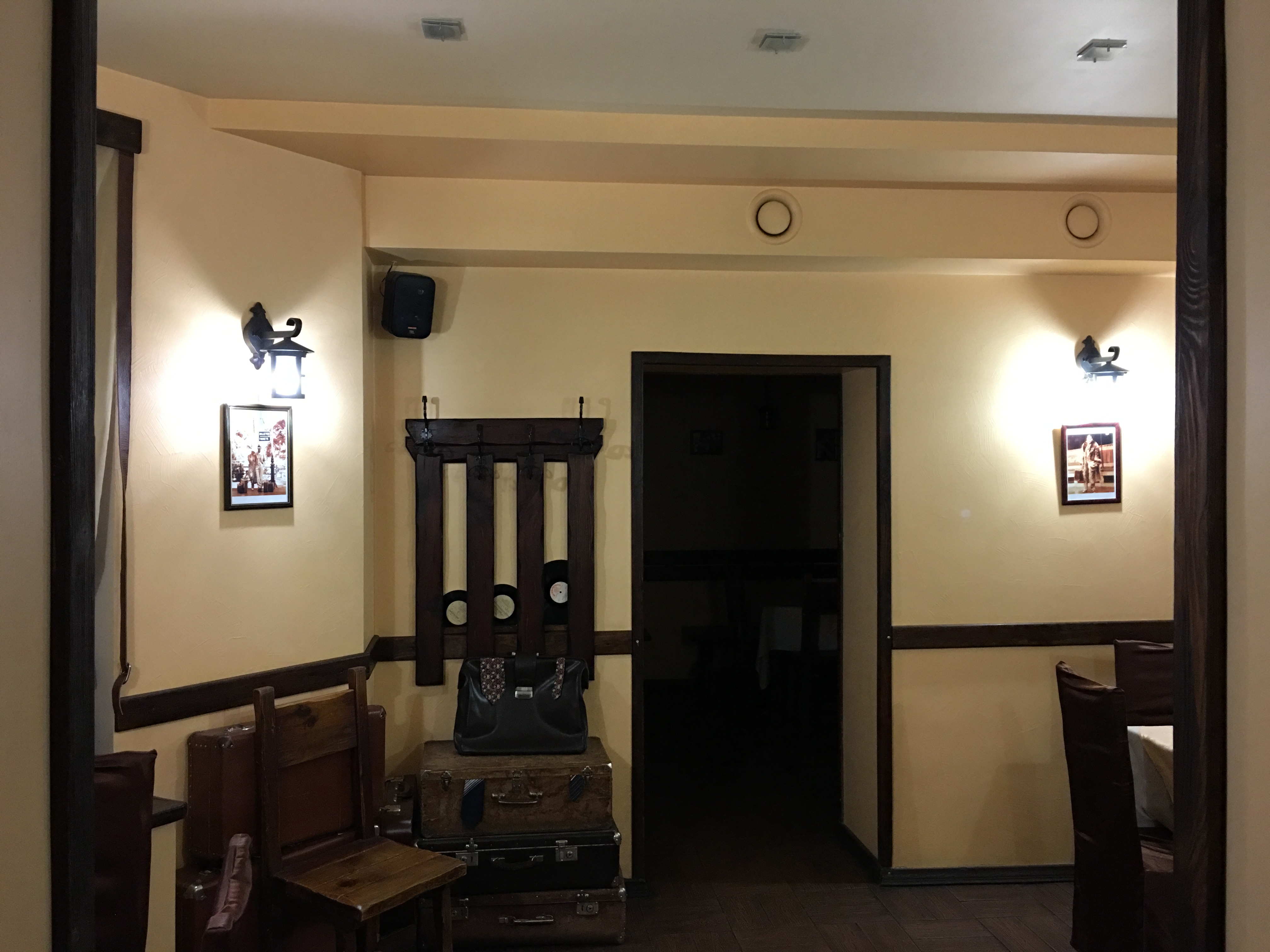 Kafe "Chemodan" image 4