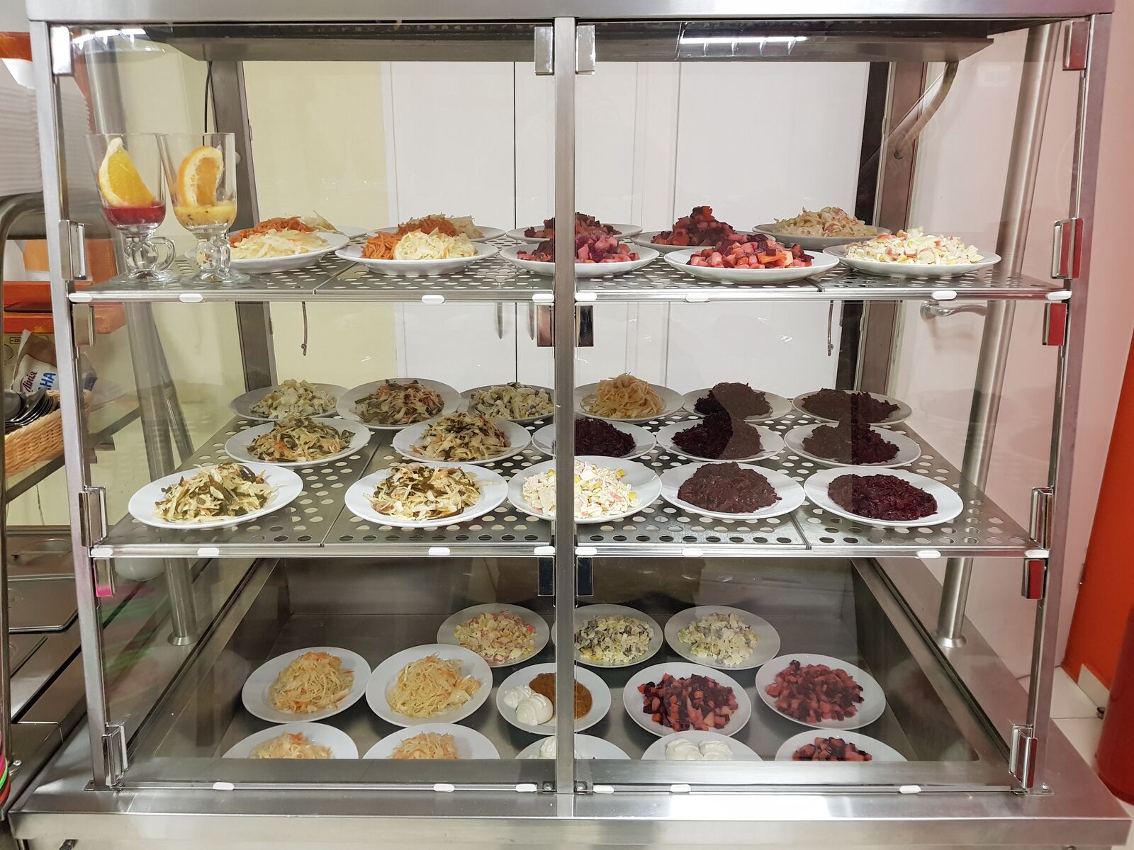 Kafe-Yidalʹnya "Smakotaa" image 9