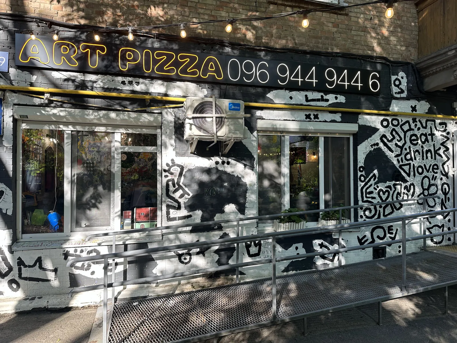 ART PIZZA image 9