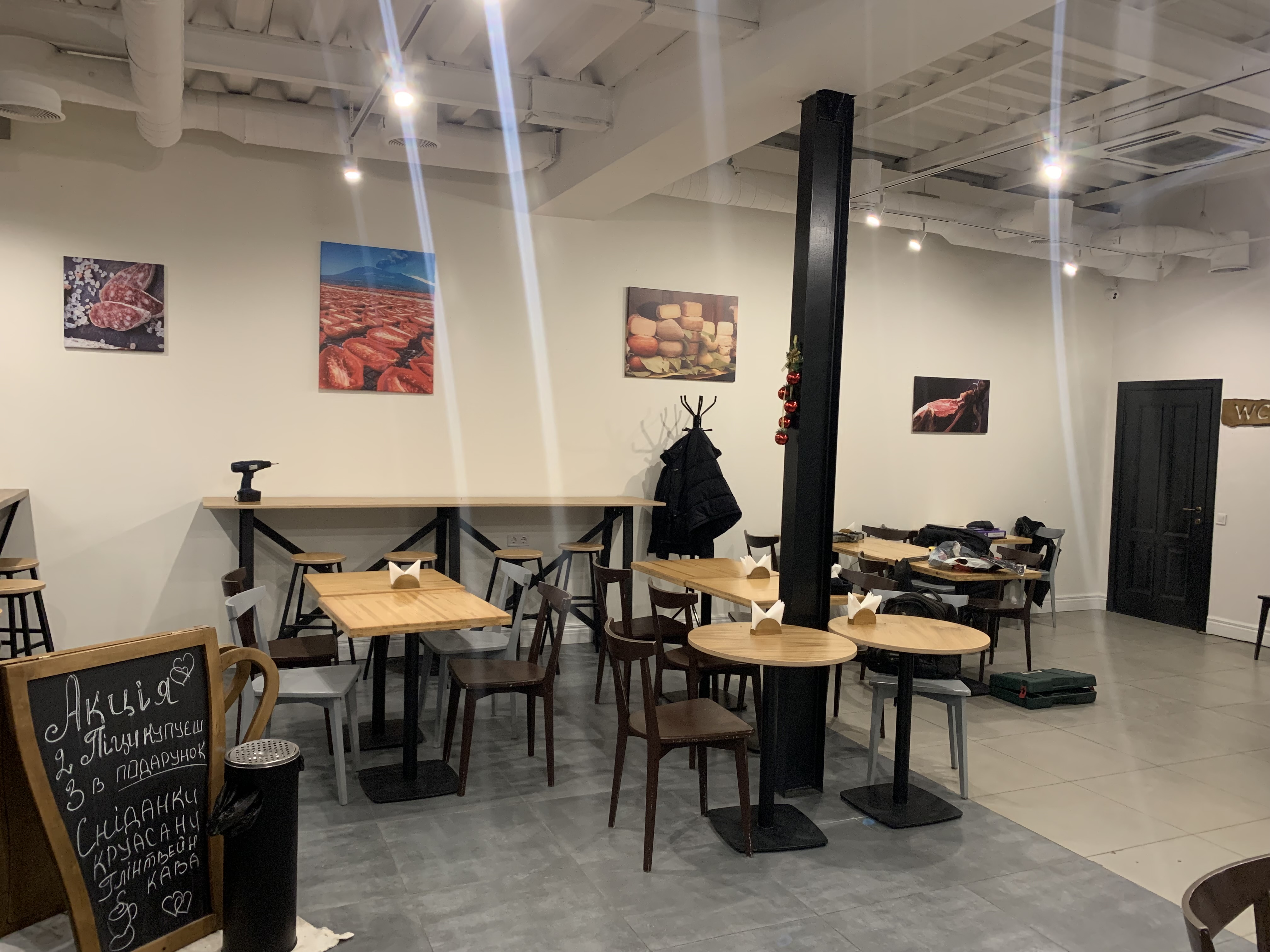 Andriano Caffe image 3