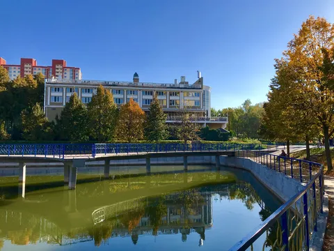 Orly Park image 6
