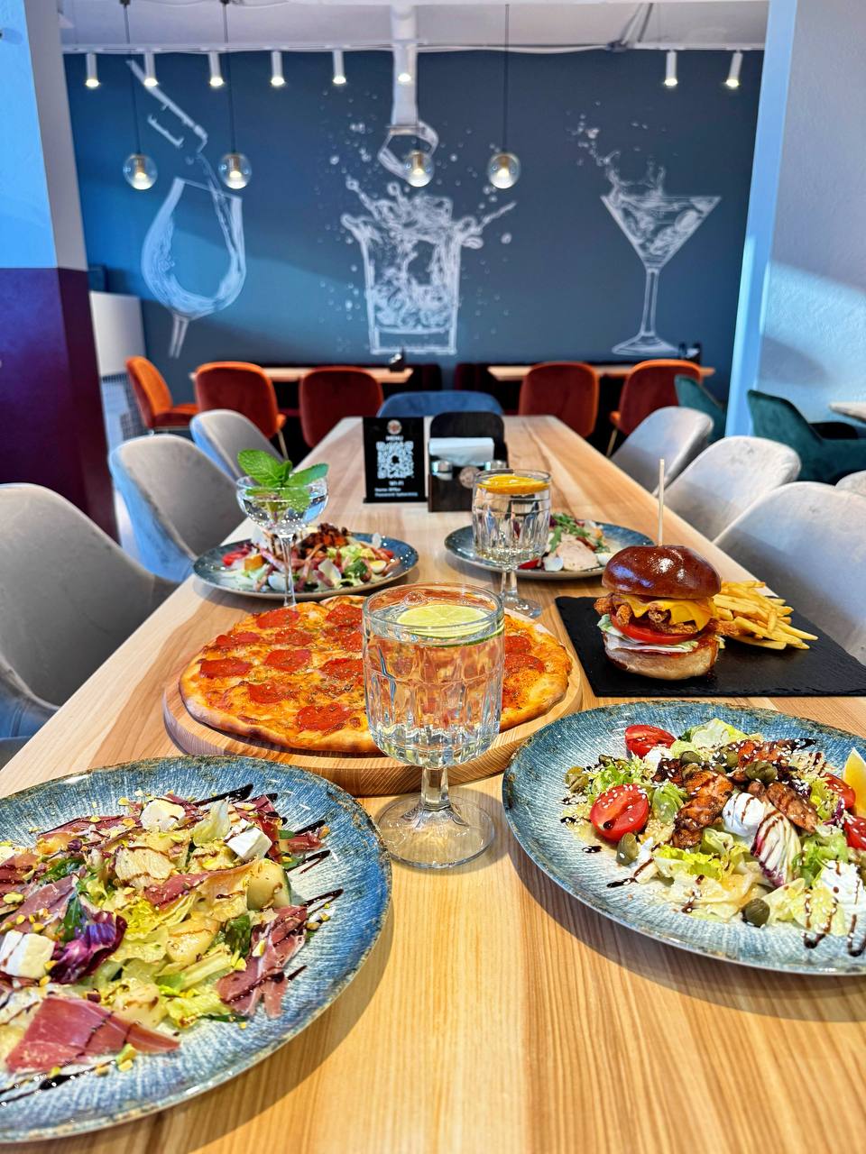 Burger&Pizza Bar image 5