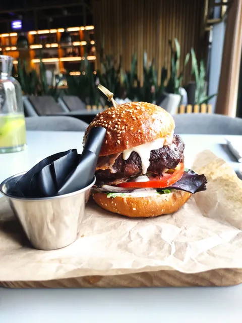 TOP BURGER image 3