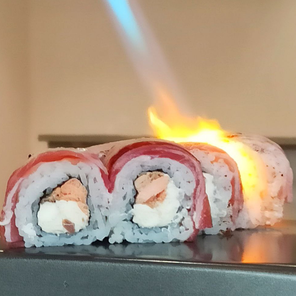 Let's Roll суши бар image 2