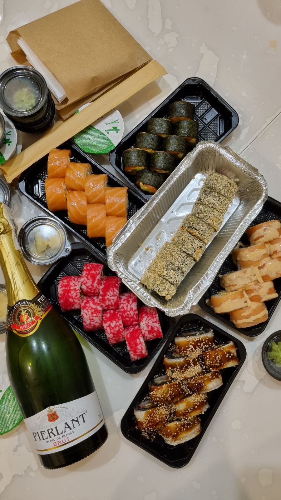 Let's Roll суши бар image 6