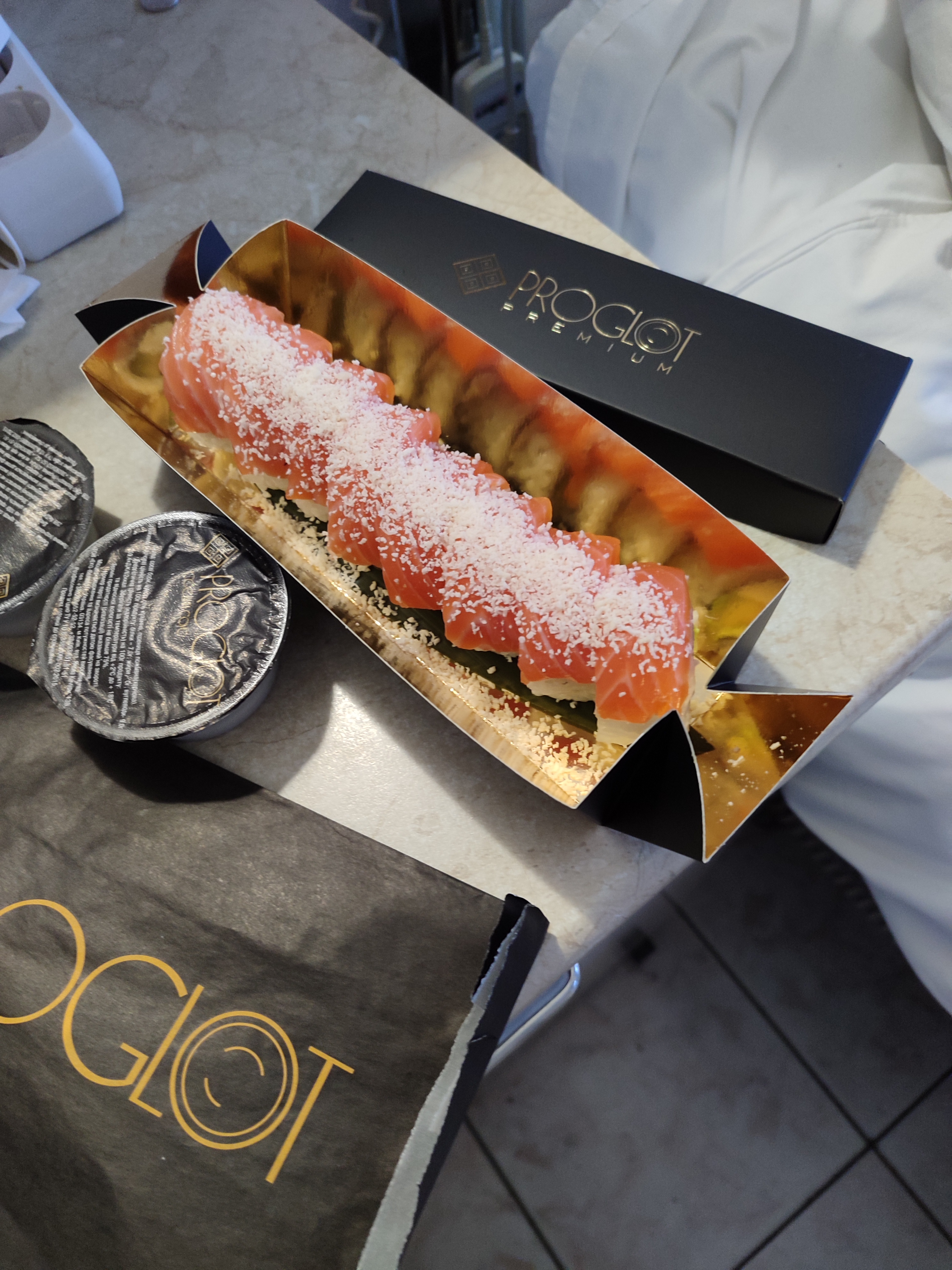 Proglot. Преміум Доставка Суші в Києві image 7