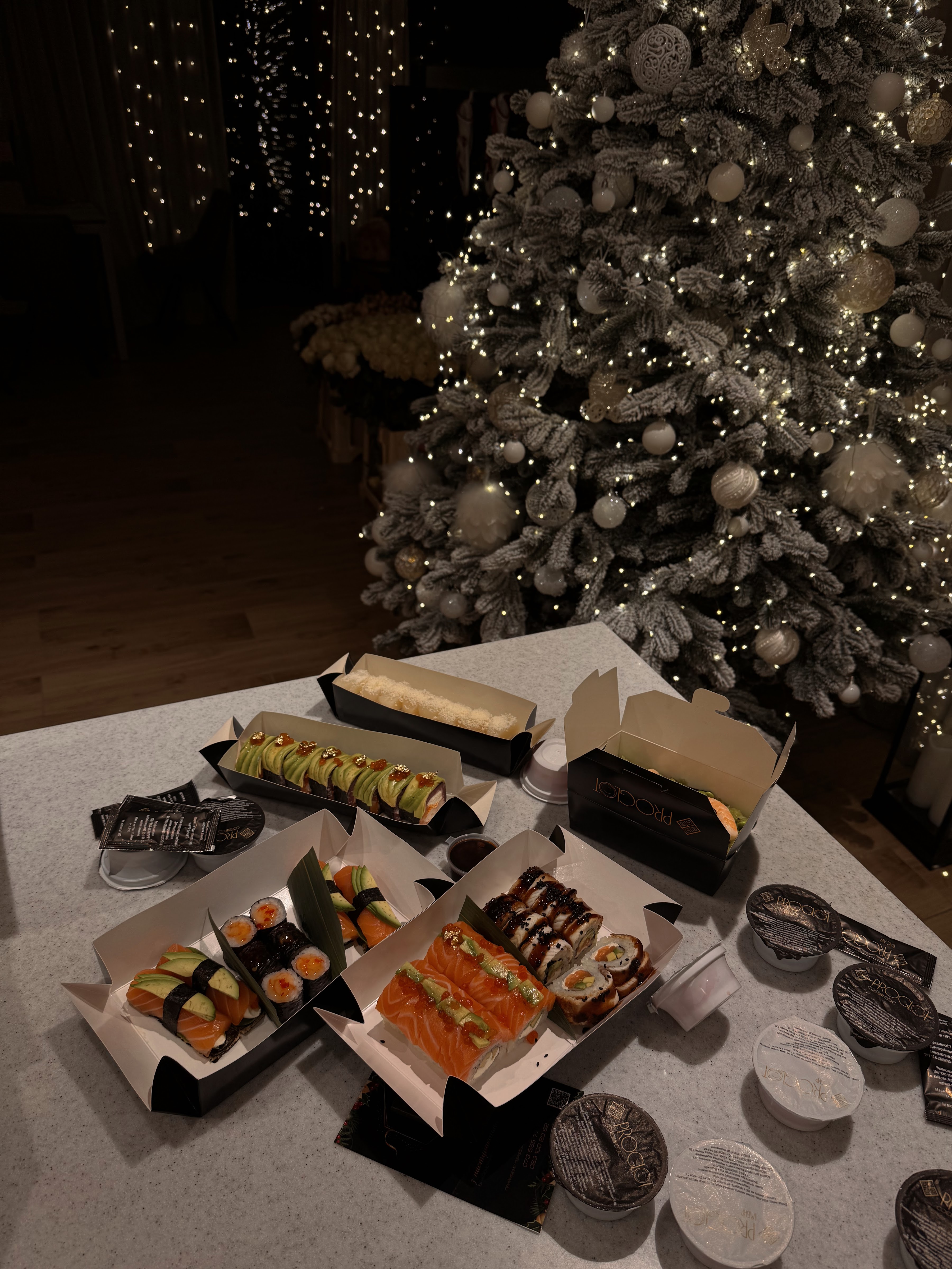 Proglot. Преміум Доставка Суші в Києві image 8