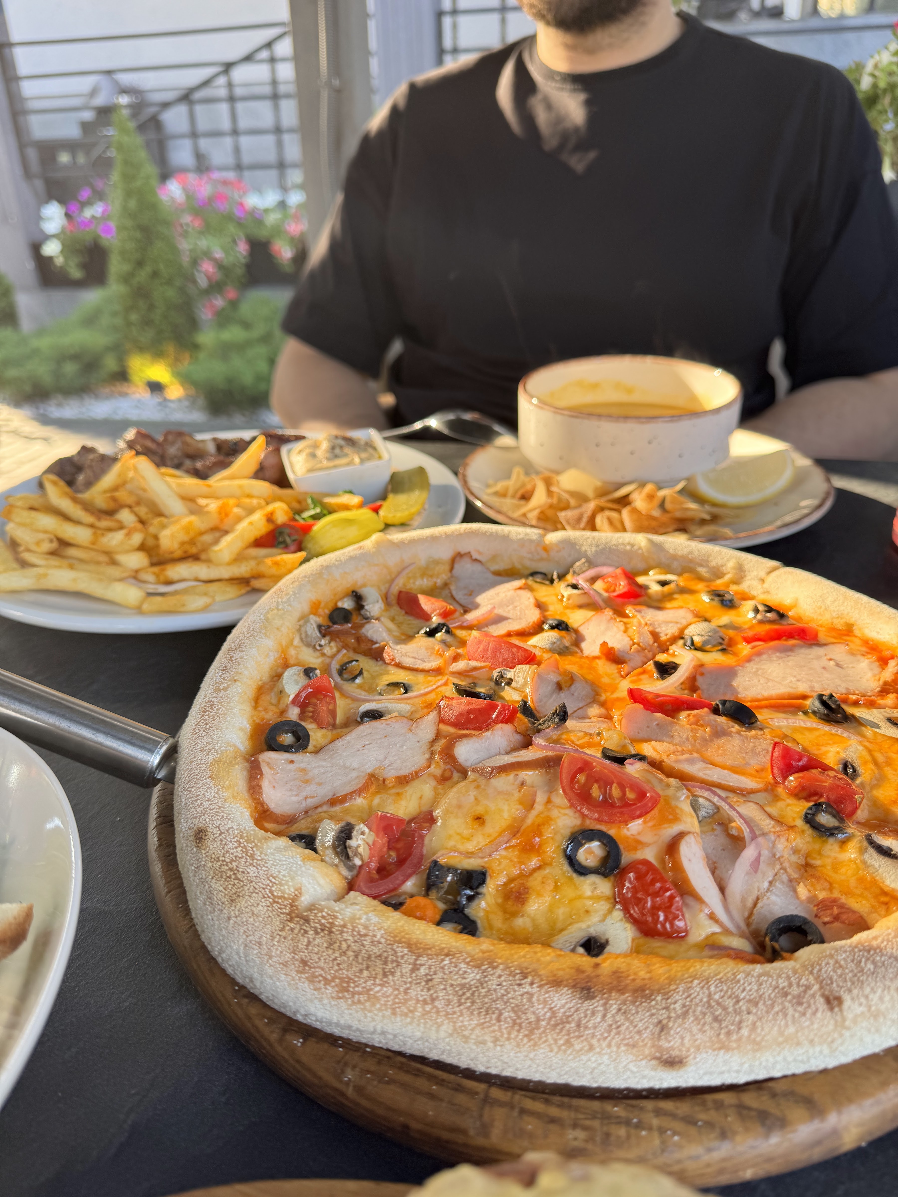 CHE CHE Cafe image 10