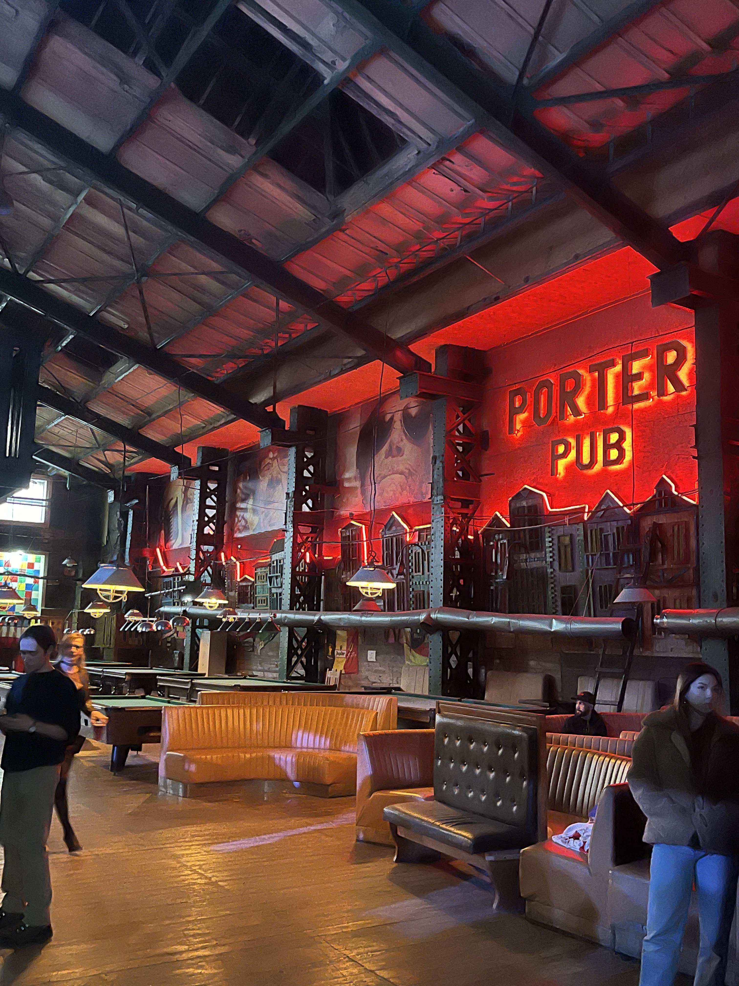 Porter Brew Pub на Жилянській-2500 метрів залу з великим екраном 6*6метрів! image 6