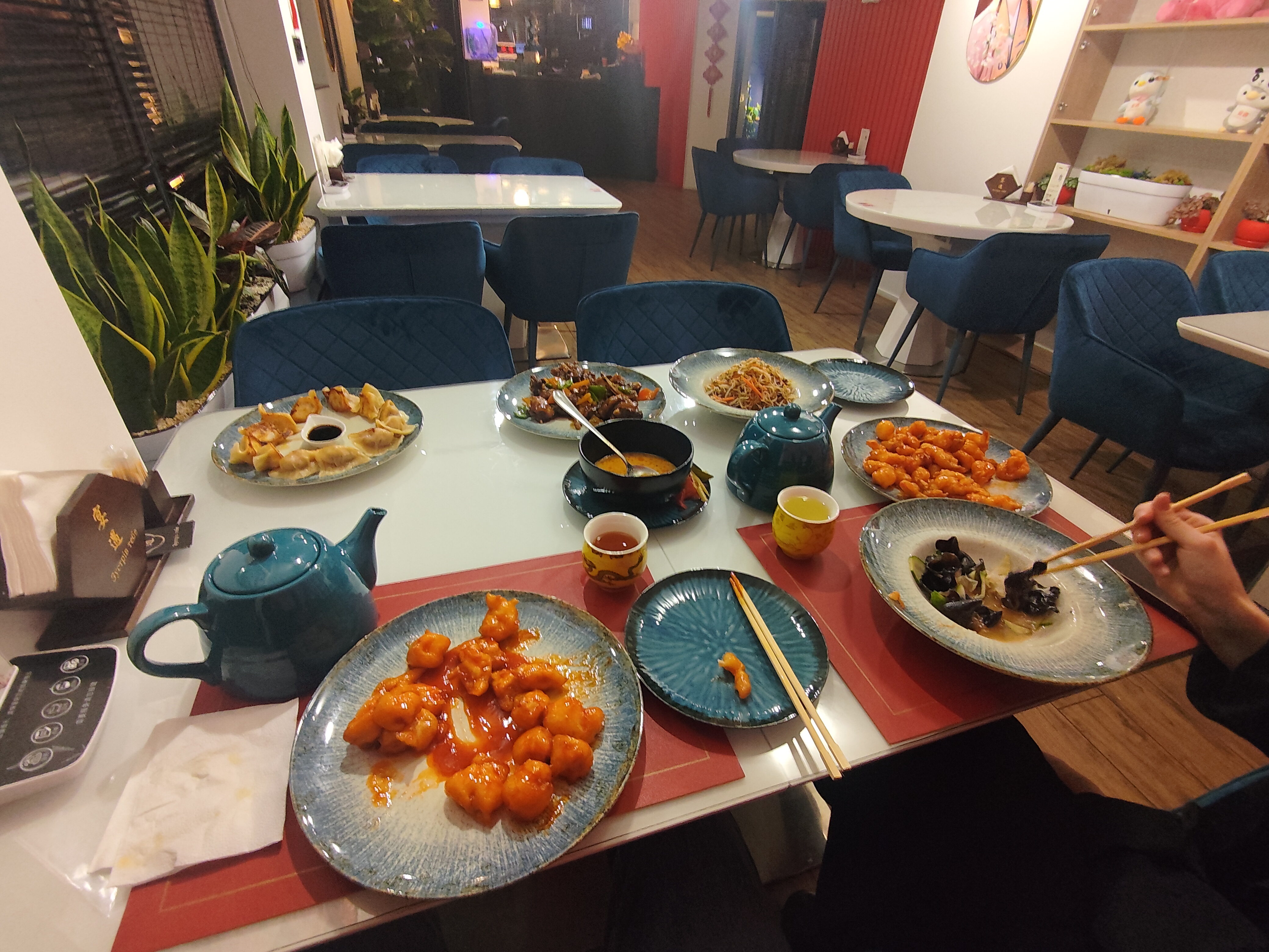 Зустрів тебе 2宴遇中国餐馆 image 2