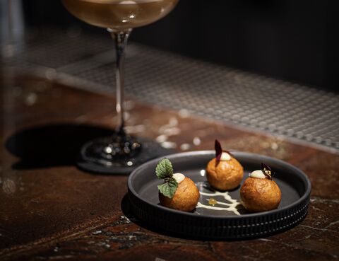 11 Mirrors Restaurant & Bar by FACE the Service image 2