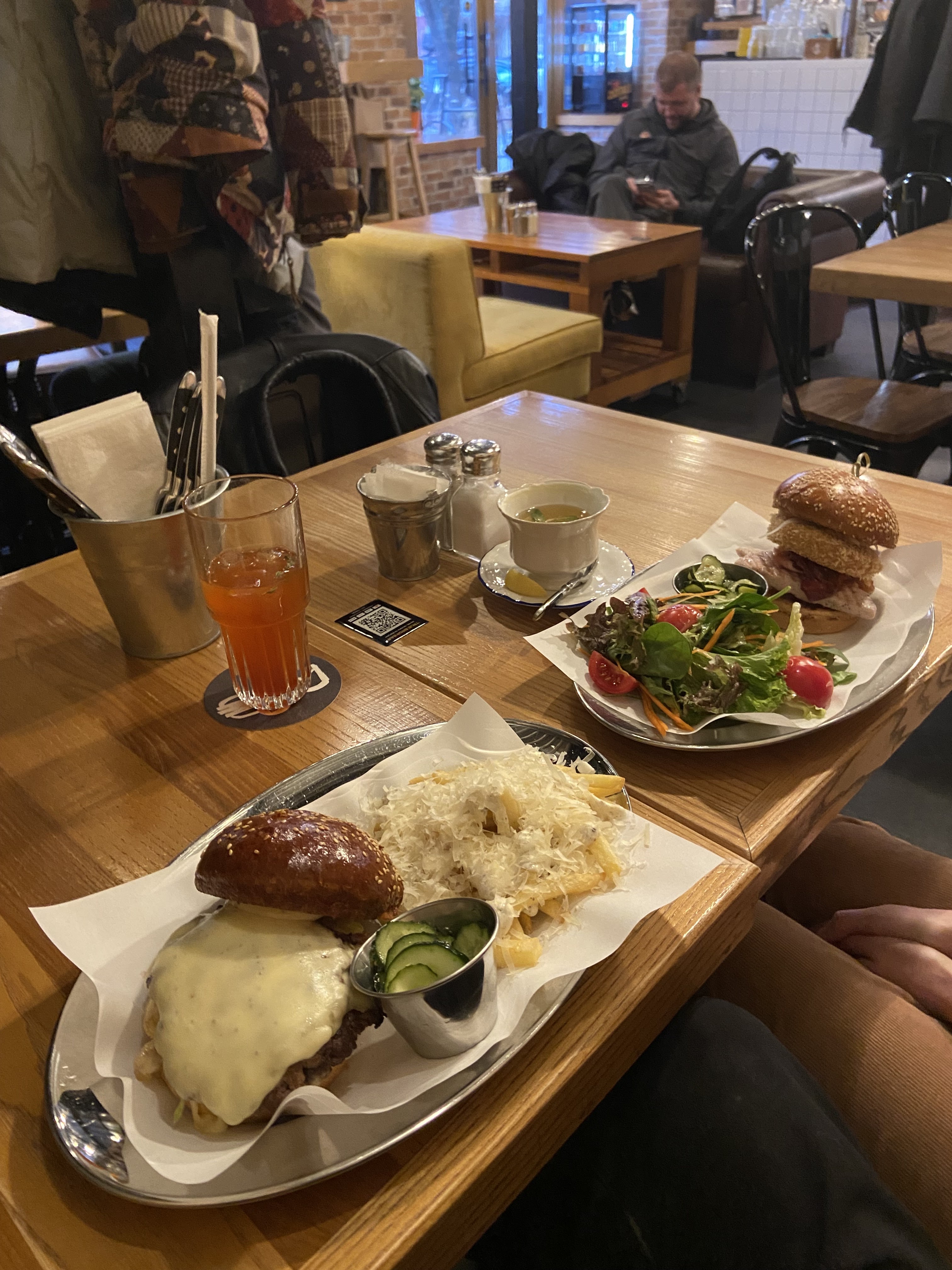 True Burger Bar image 3