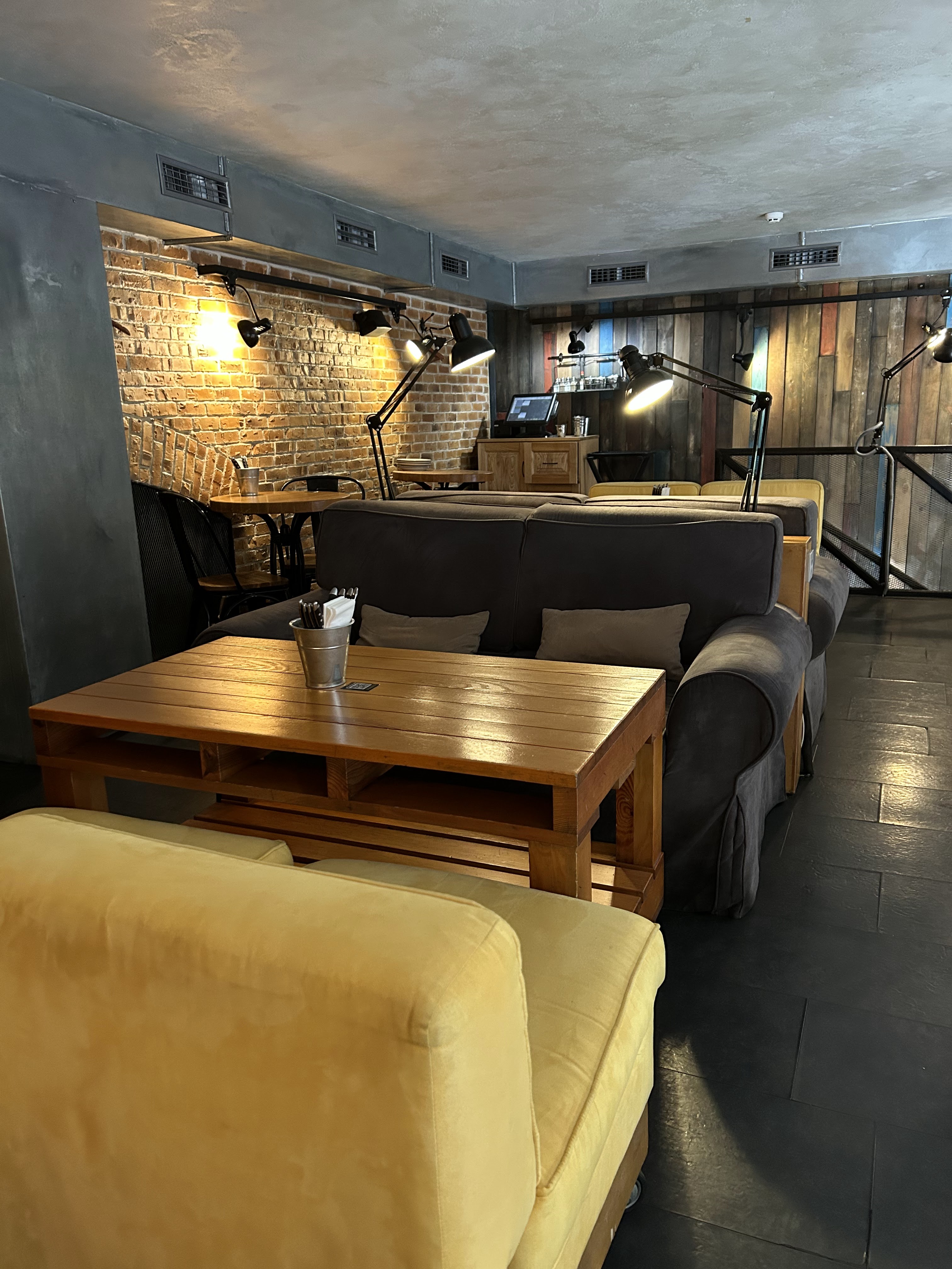 True Burger Bar image 6