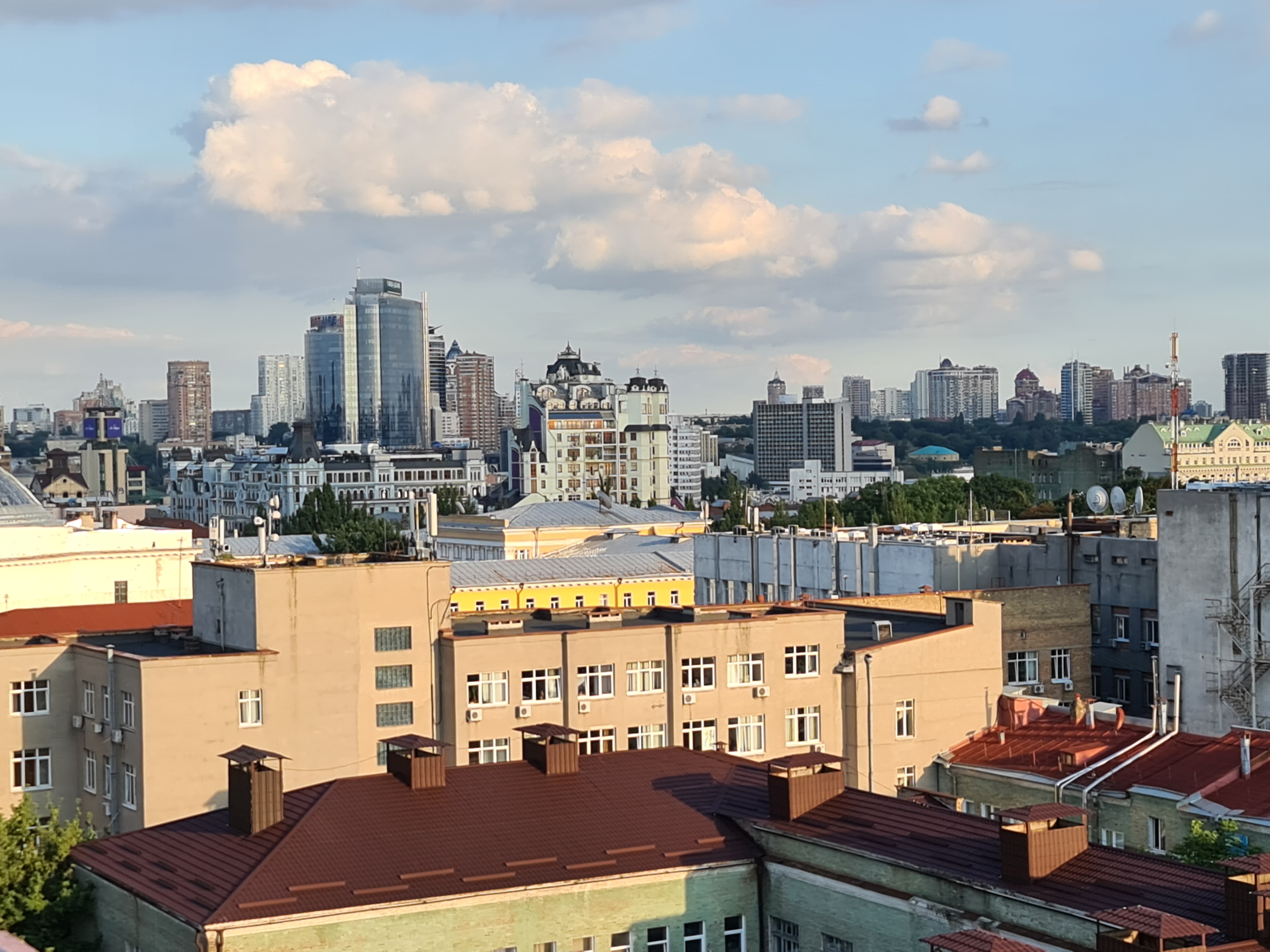 Entertainment Complex Avalon image 6