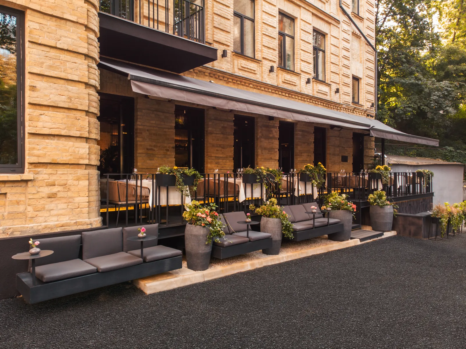 45 restaurant image 5
