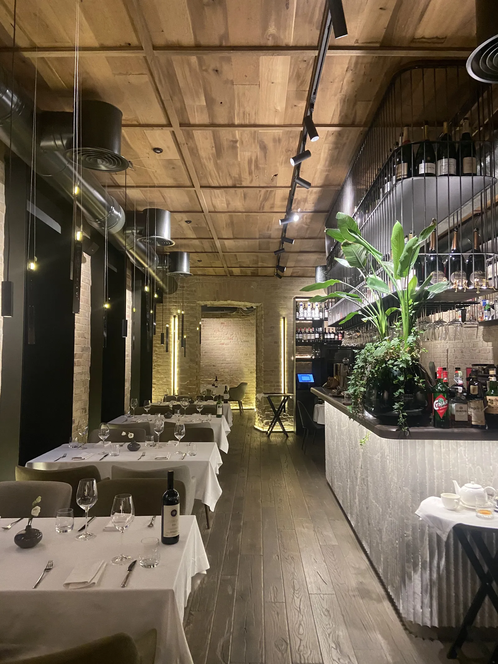 45 restaurant image 8