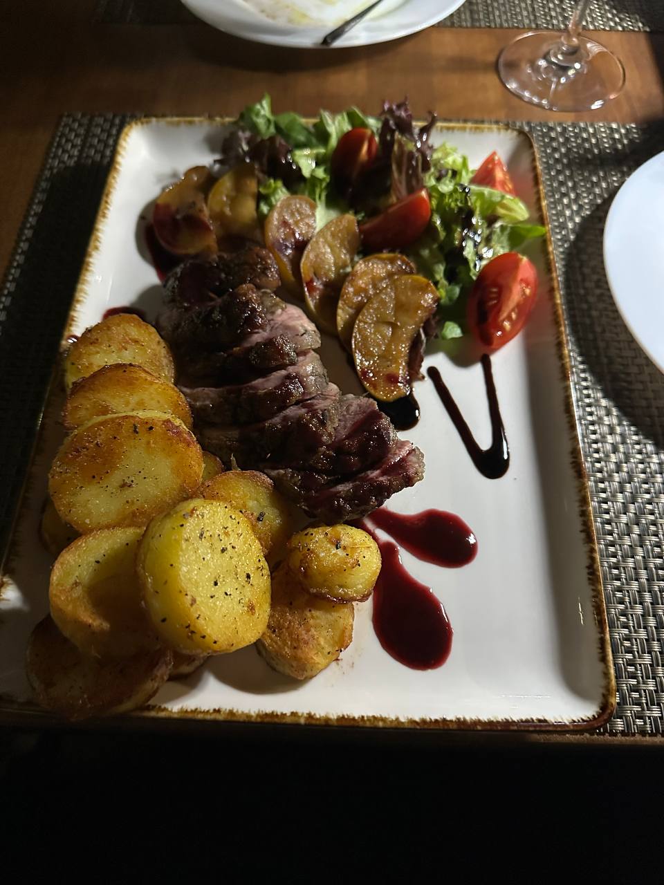 Винний бутік-ресторан "ВИНО І ЗДОРОВ'Я" image 3