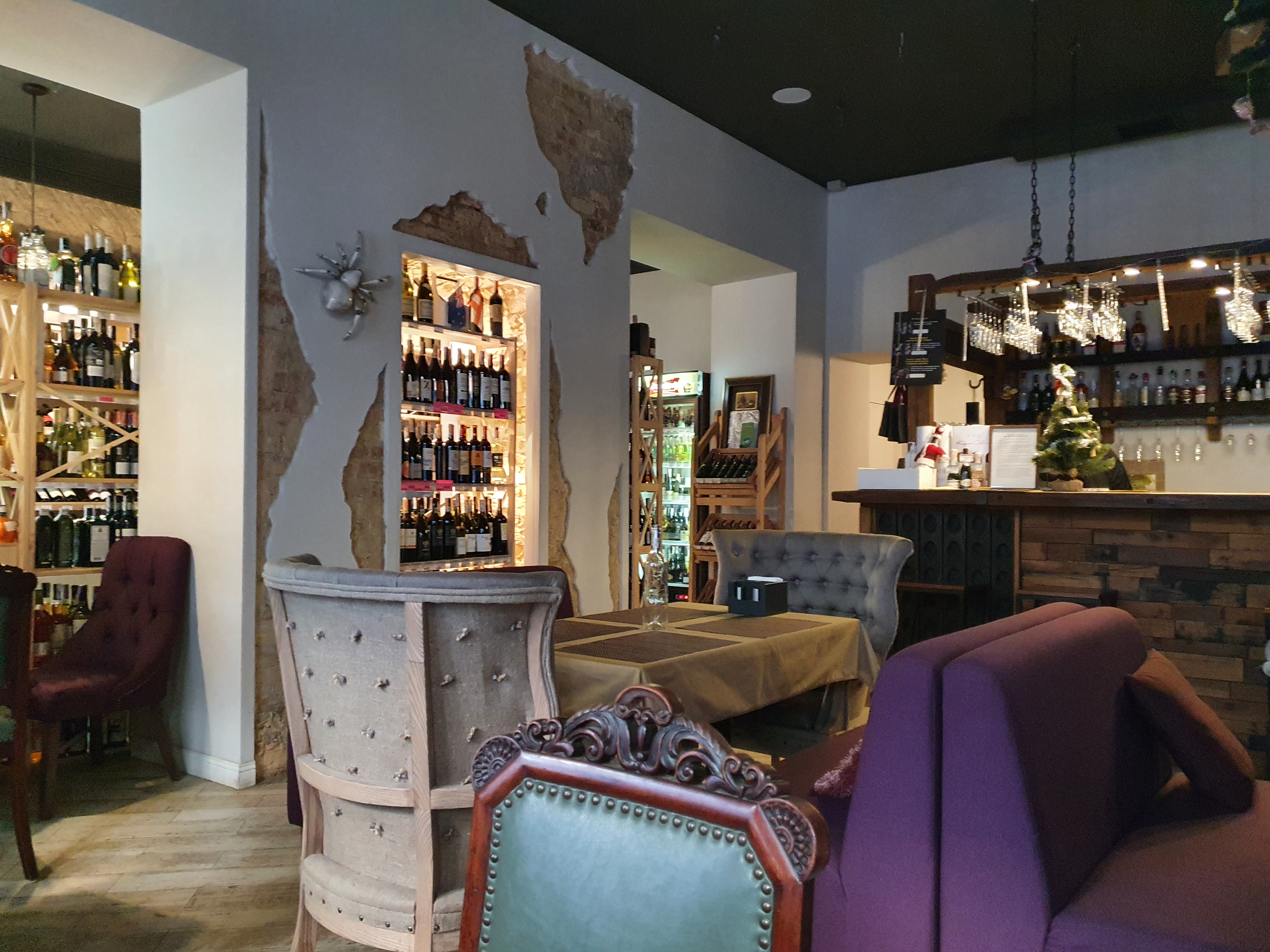 Винний бутік-ресторан "ВИНО І ЗДОРОВ'Я" image 8