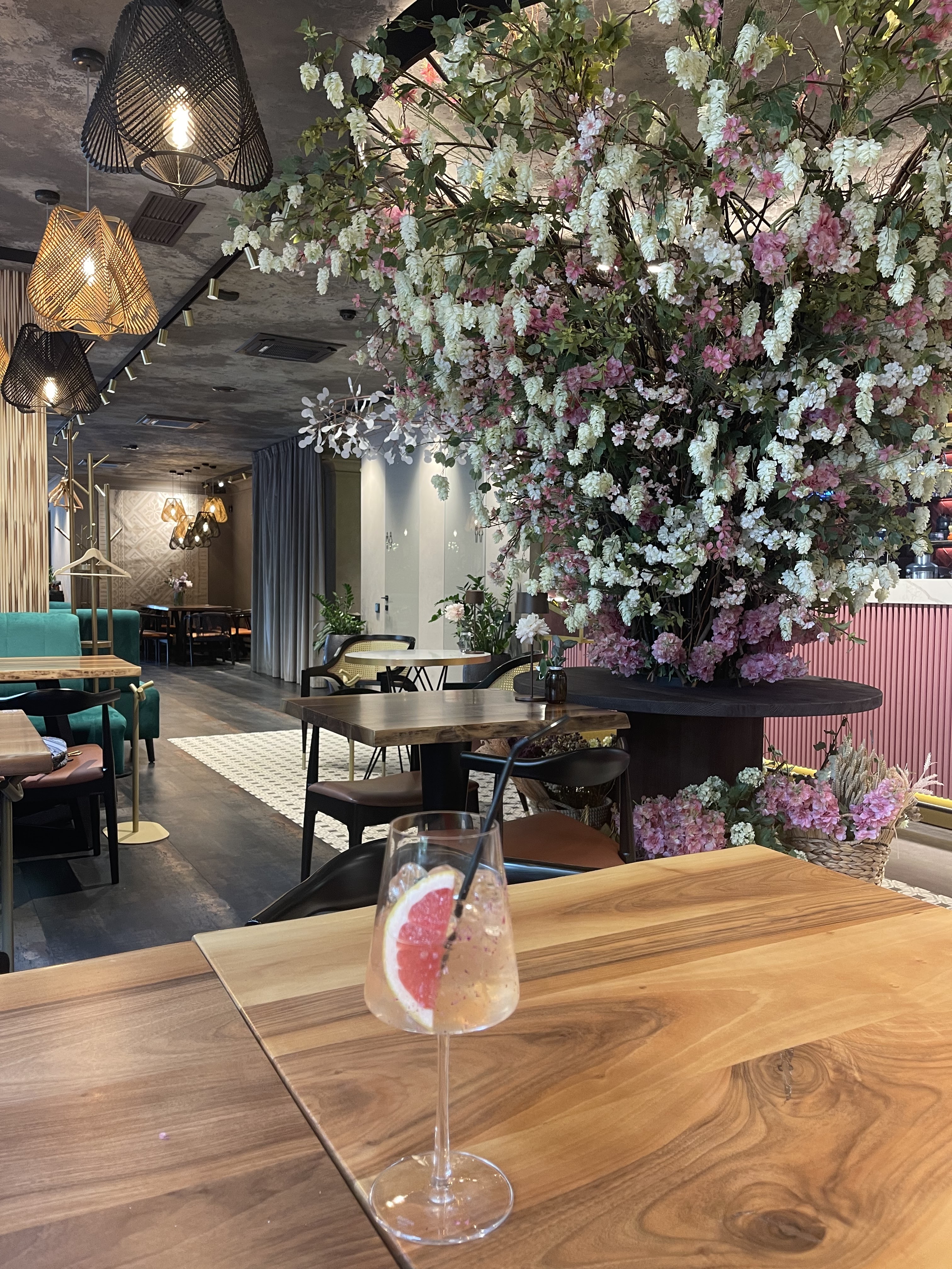 Любов та Люди image 4