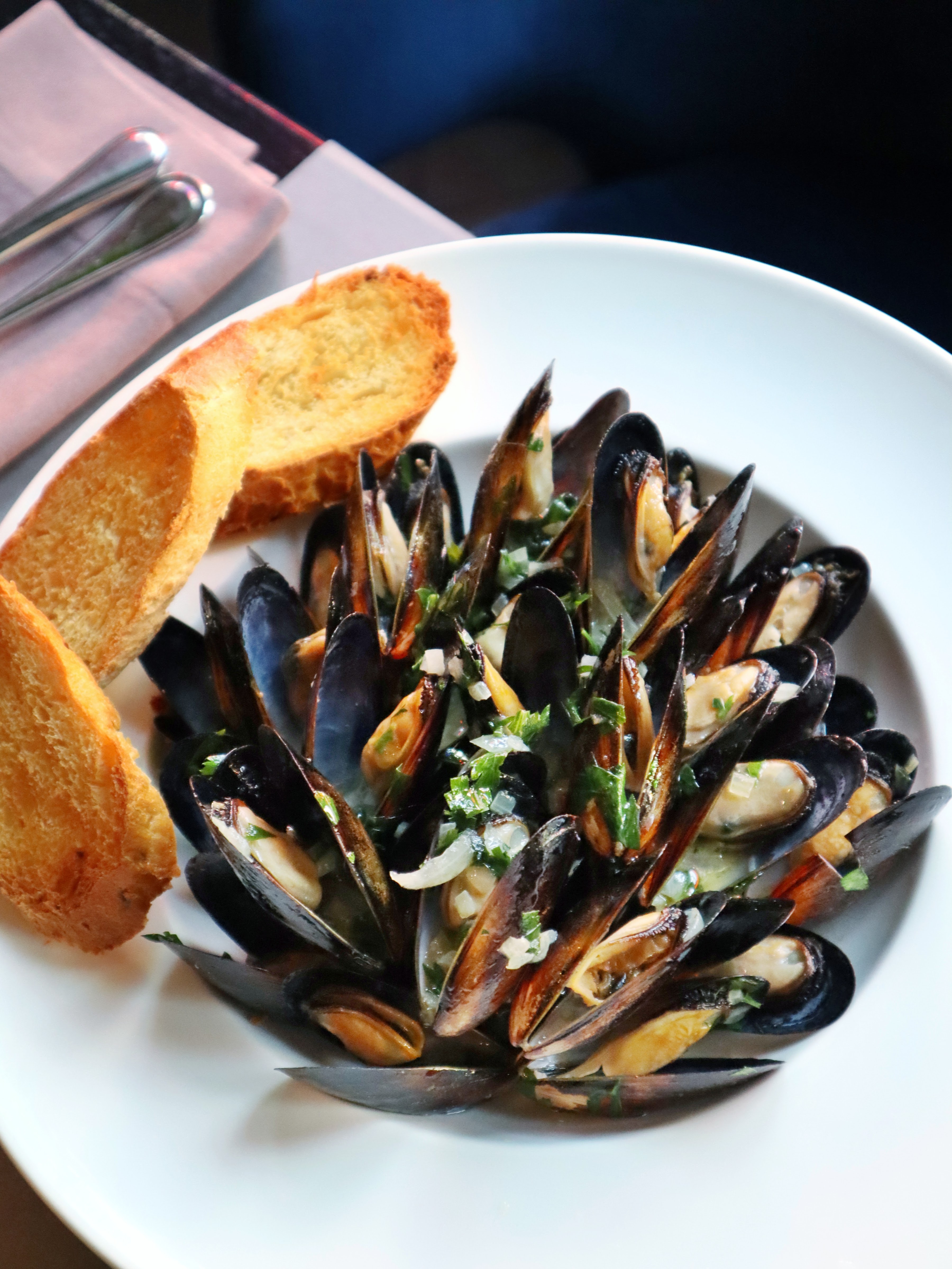 Under Wonder image 3