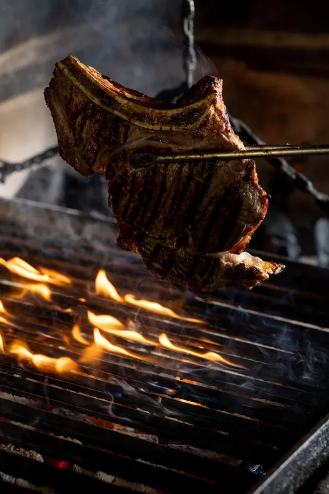 BEEF meat & wine image 9