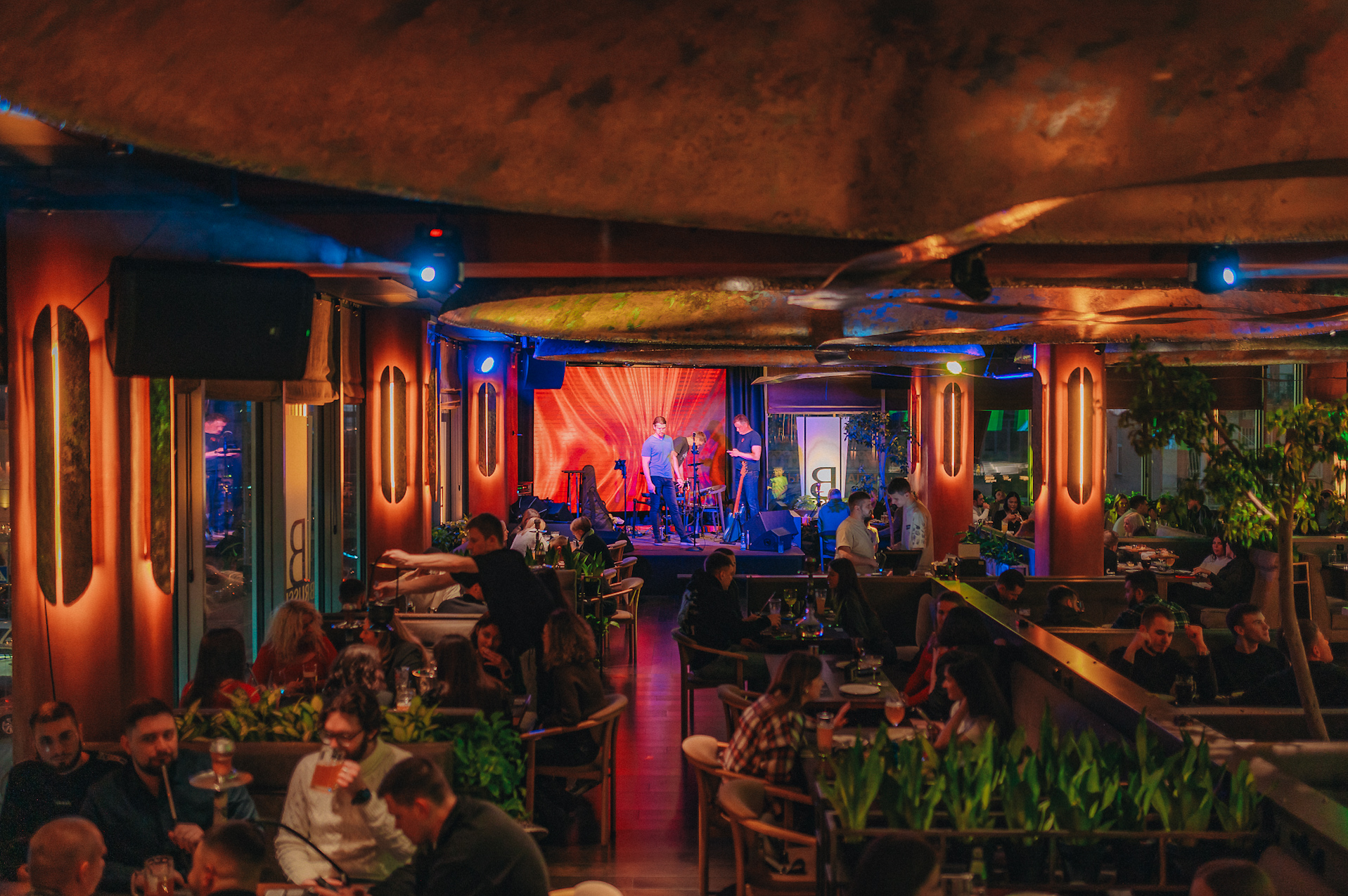 BRю • Mood Restaurant & Bar image 4