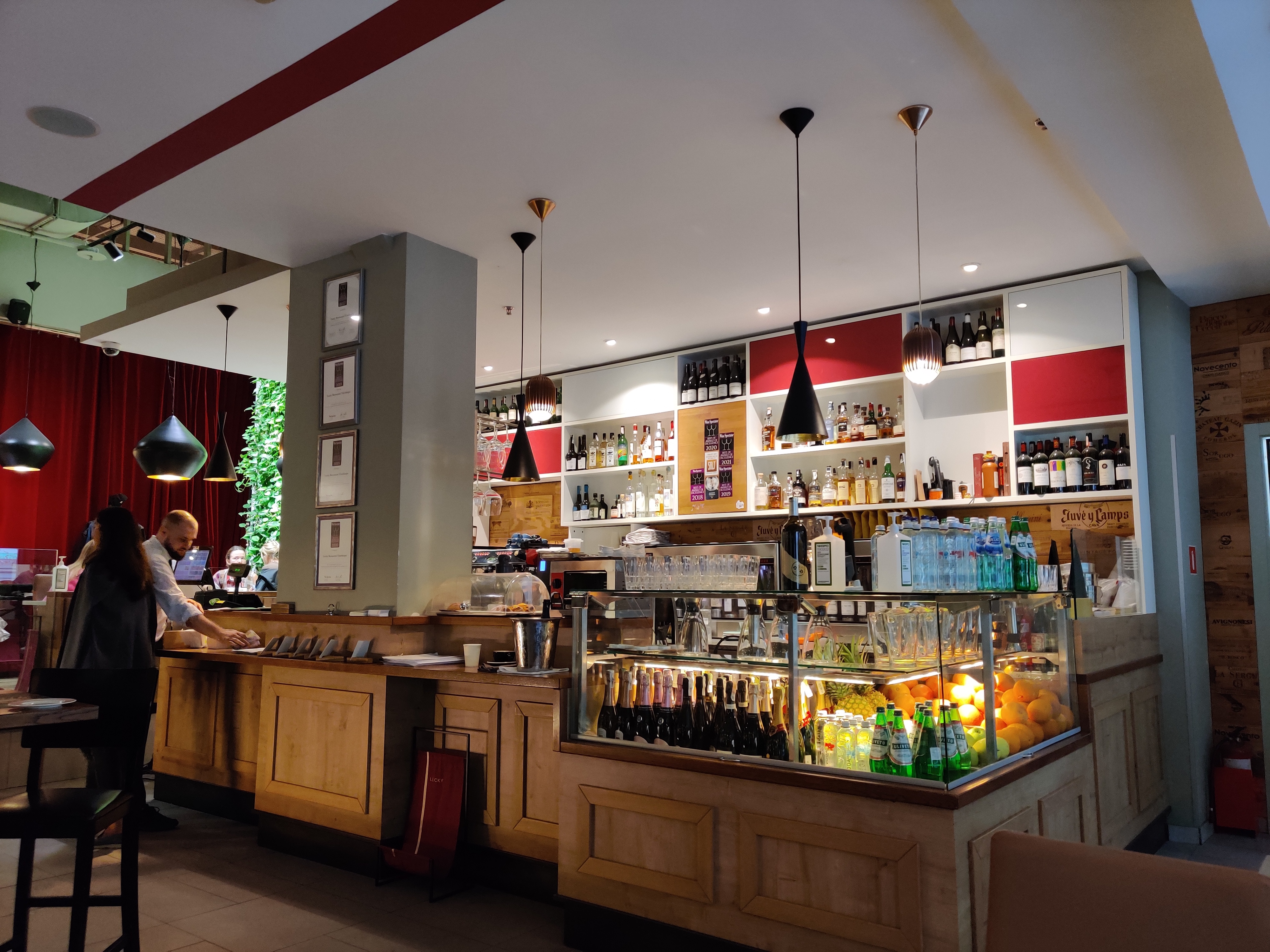 Lucky Restaurant Vinotheque (Лаки Ресторан Винотека) image 7