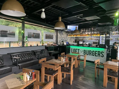 Loft Burgers image 5
