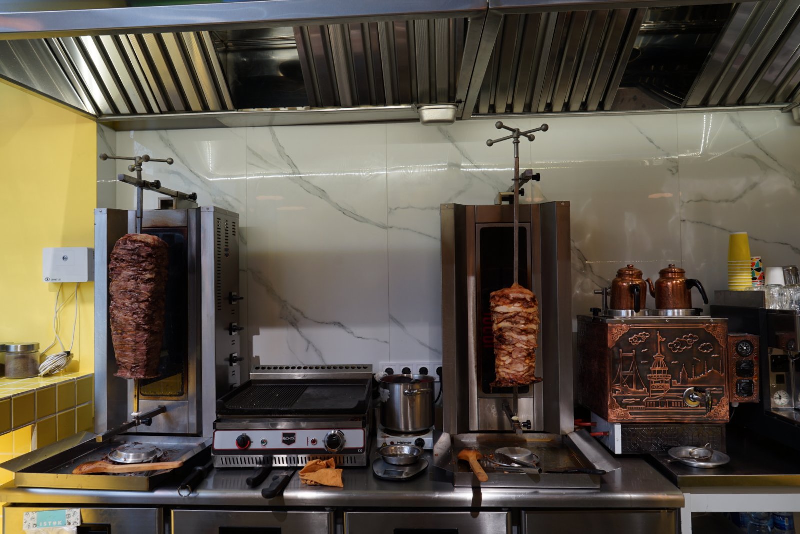 CAPITOL GRILL doner&burger image 1