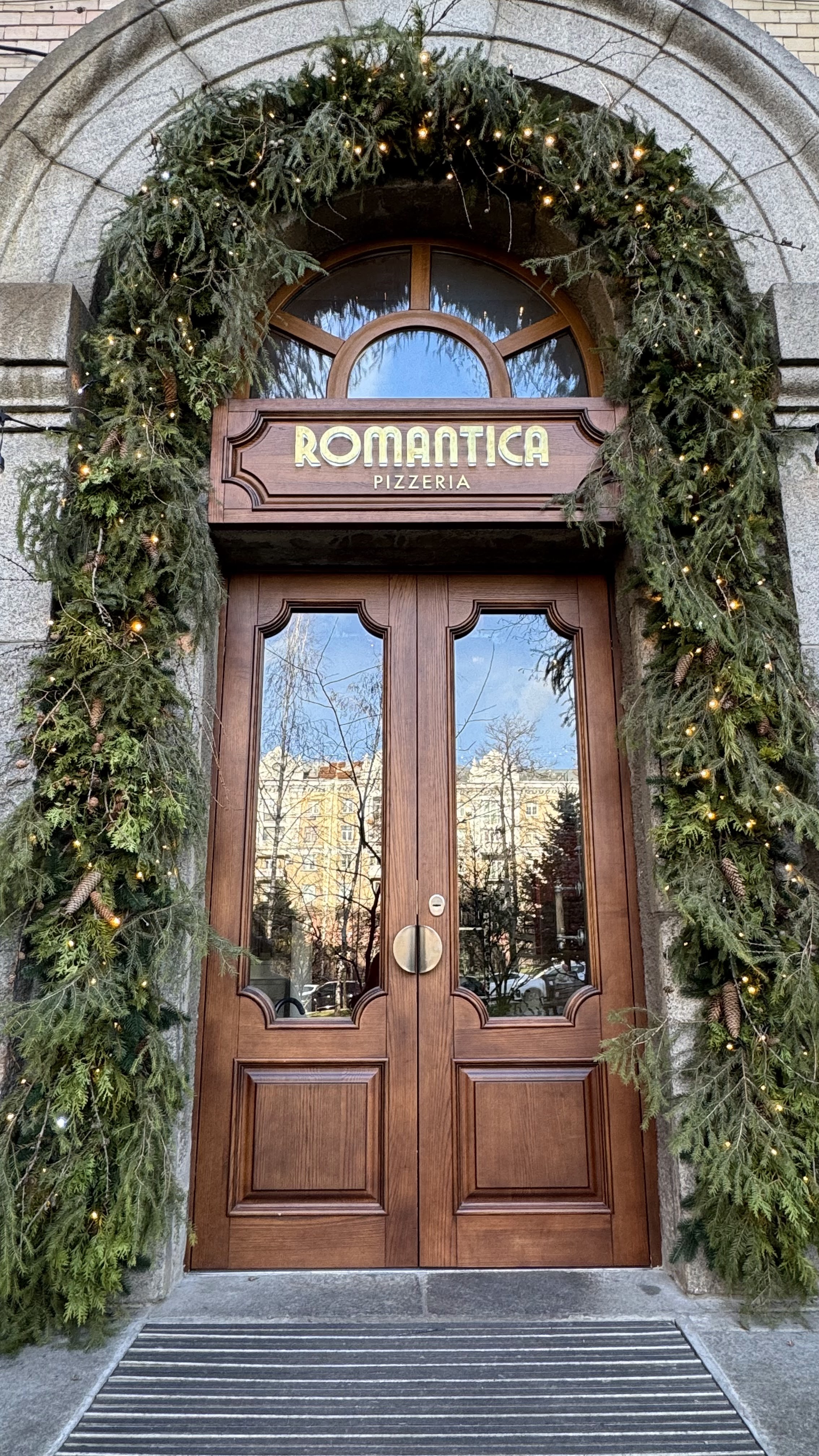 Romantica pizzeria image 5