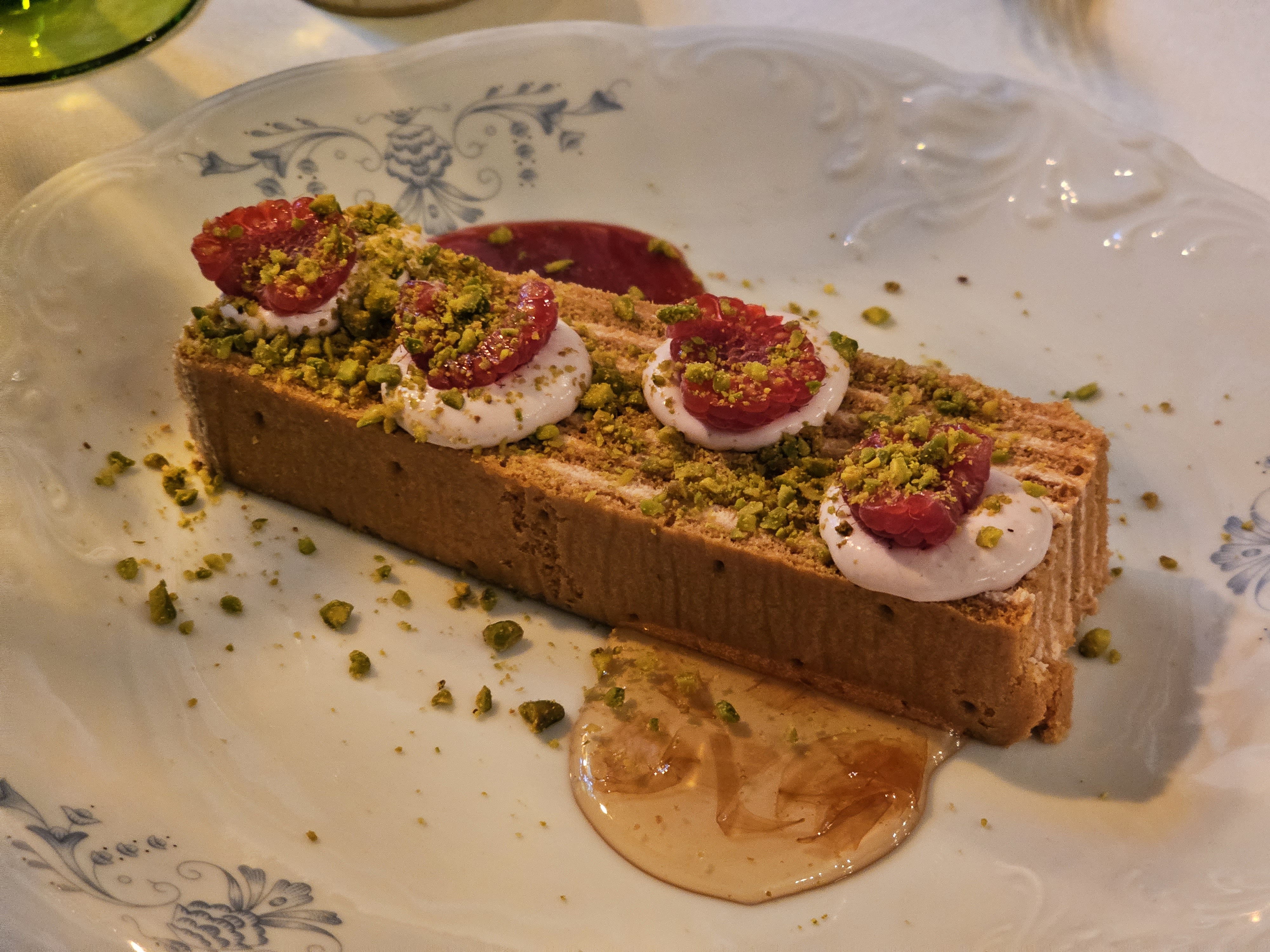 Бути Sofie image 3