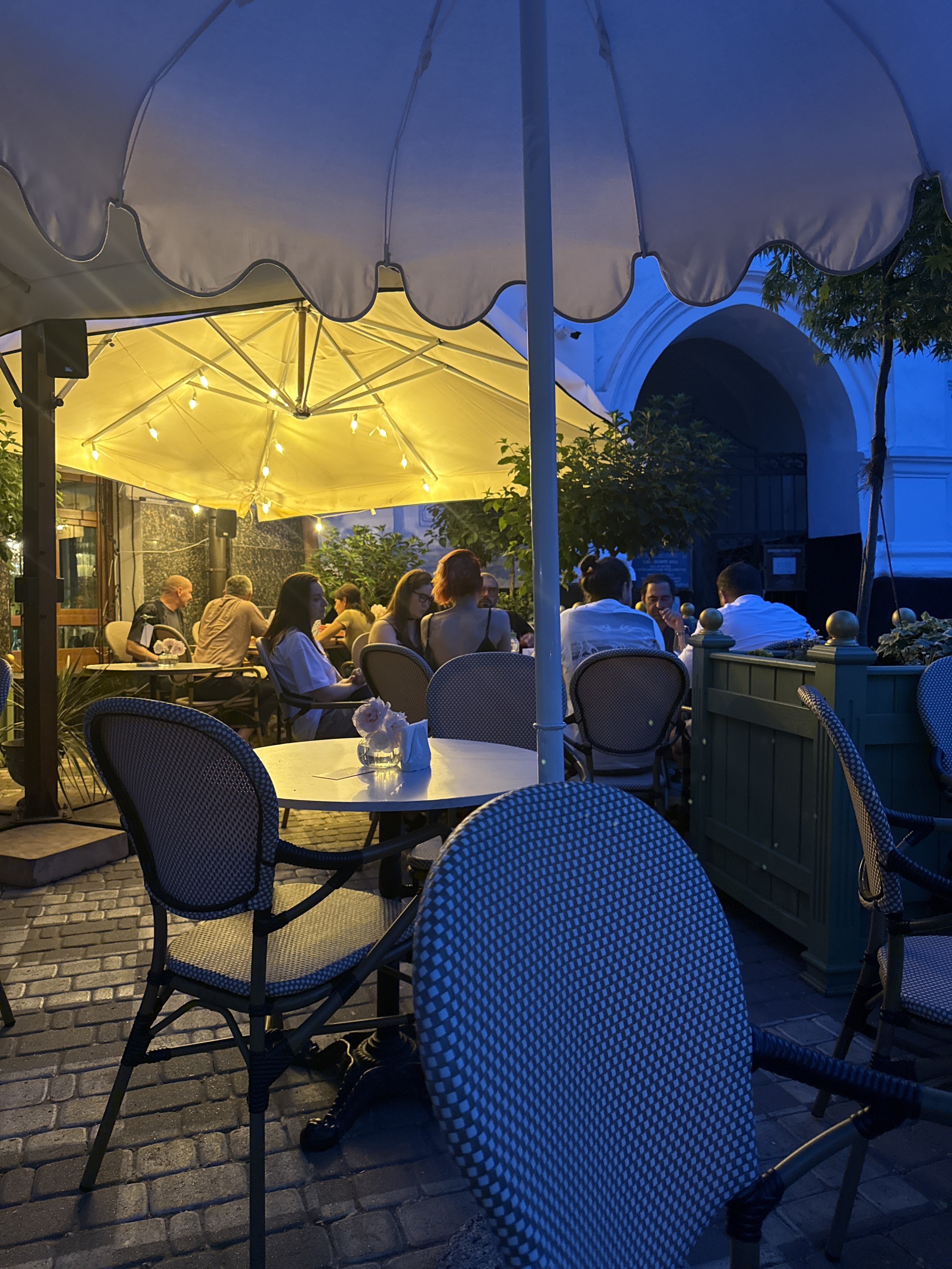 Бути Sofie image 6