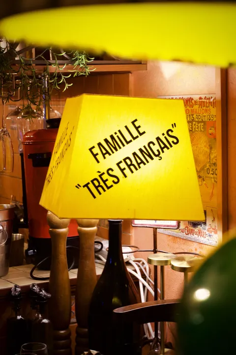Tres Francais image 3