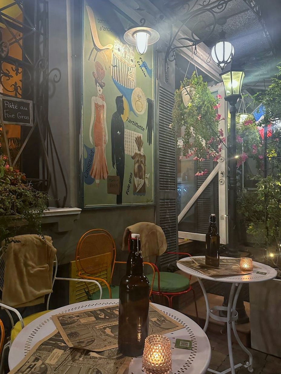 Tres Francais image 9