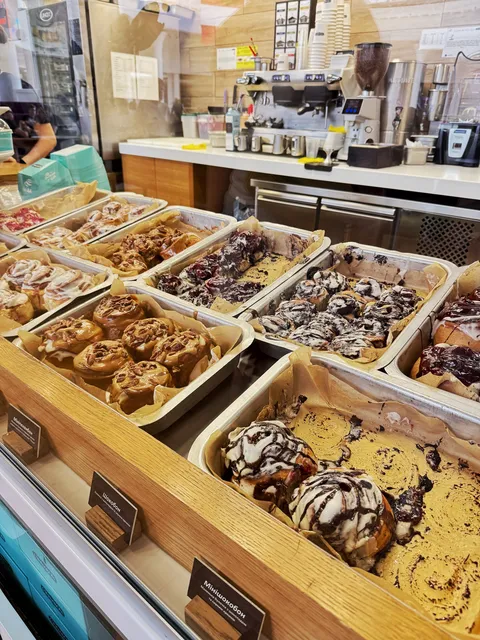 Cinnabon Globus image 6