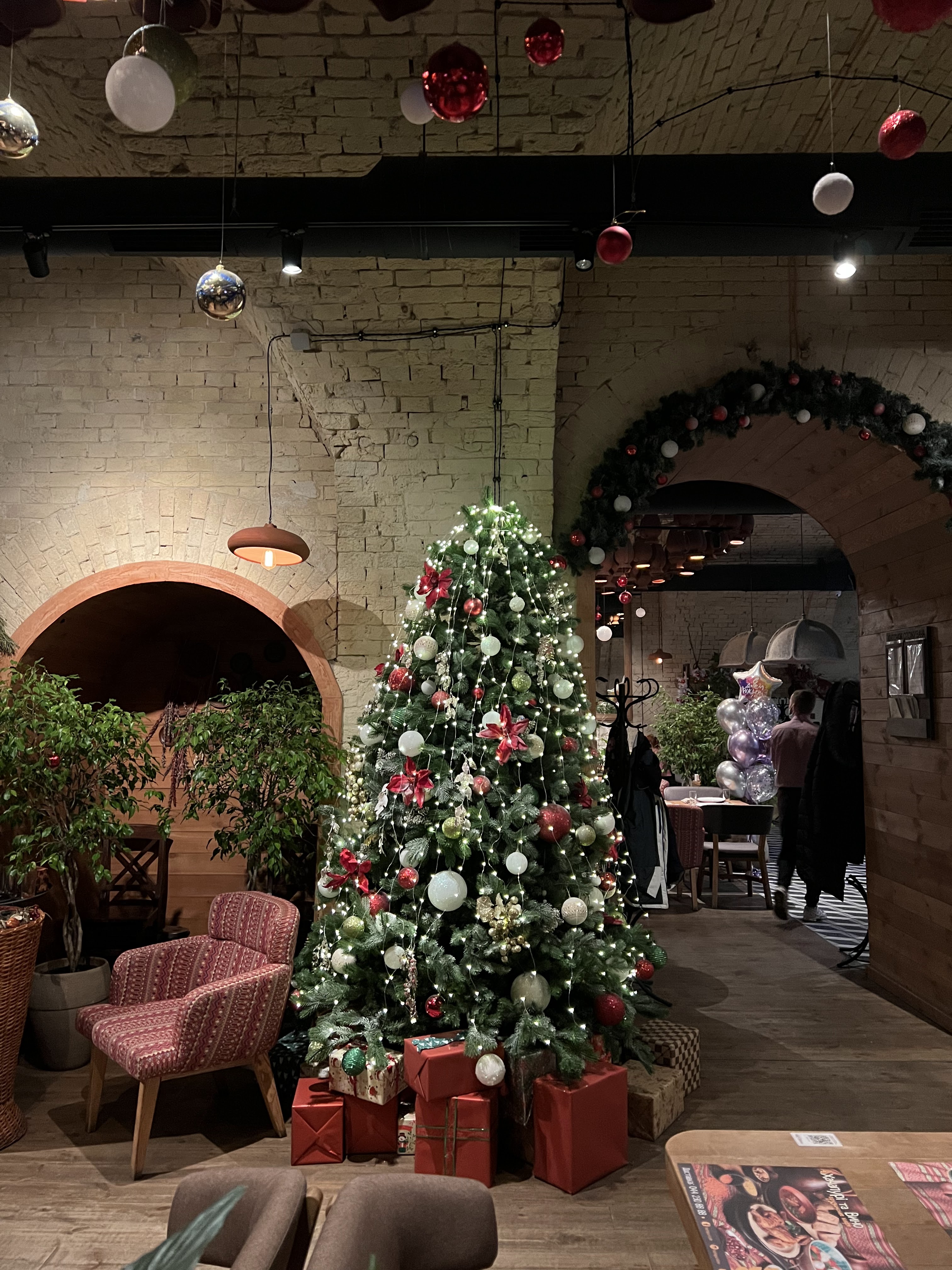 Khachapuri and wine image 7